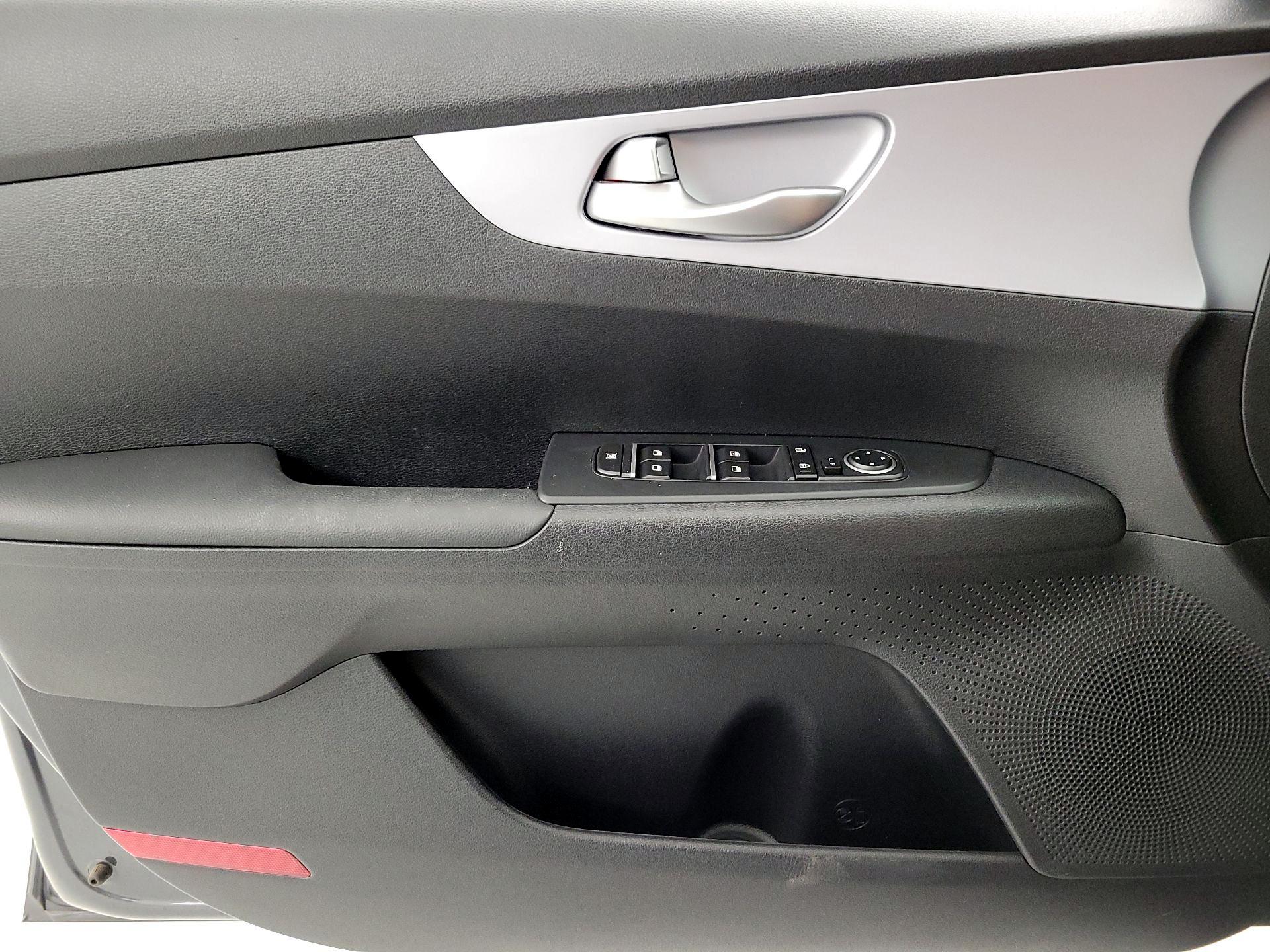 Thumbnail: 2024 Kia Forte - 12