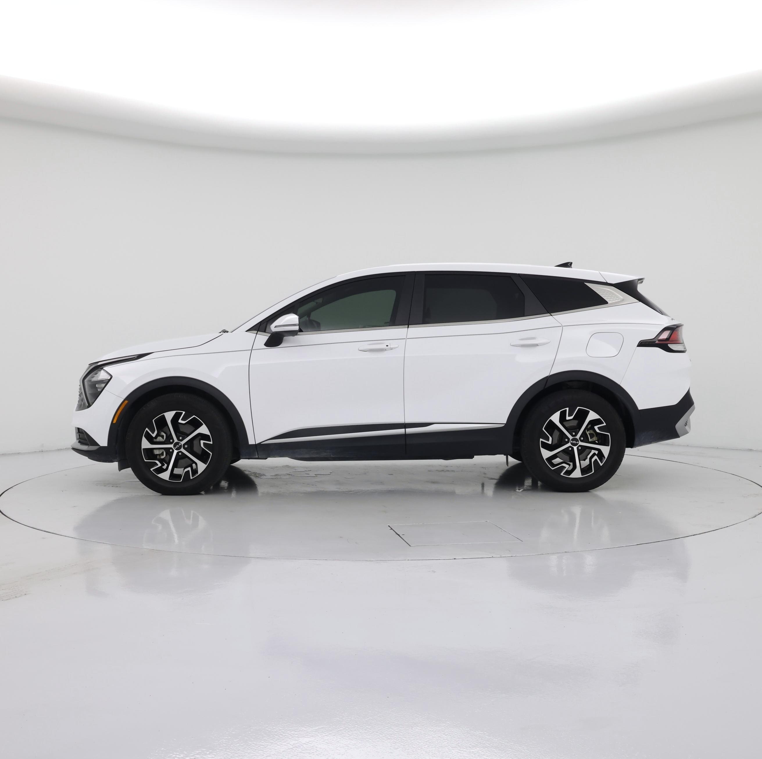 Thumbnail: 2023 Kia Sportage - 3