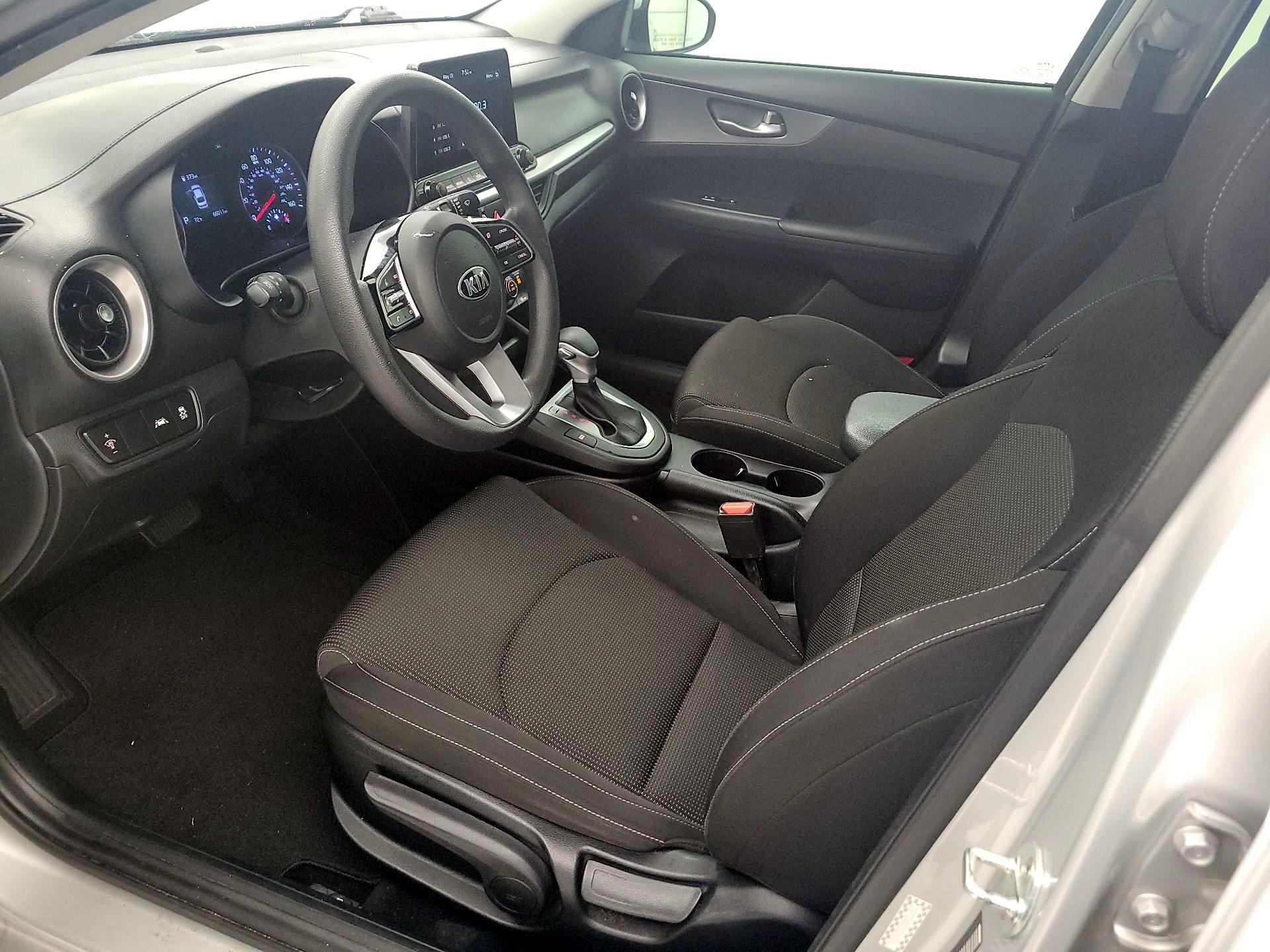 Thumbnail: 2020 Kia Forte - 11