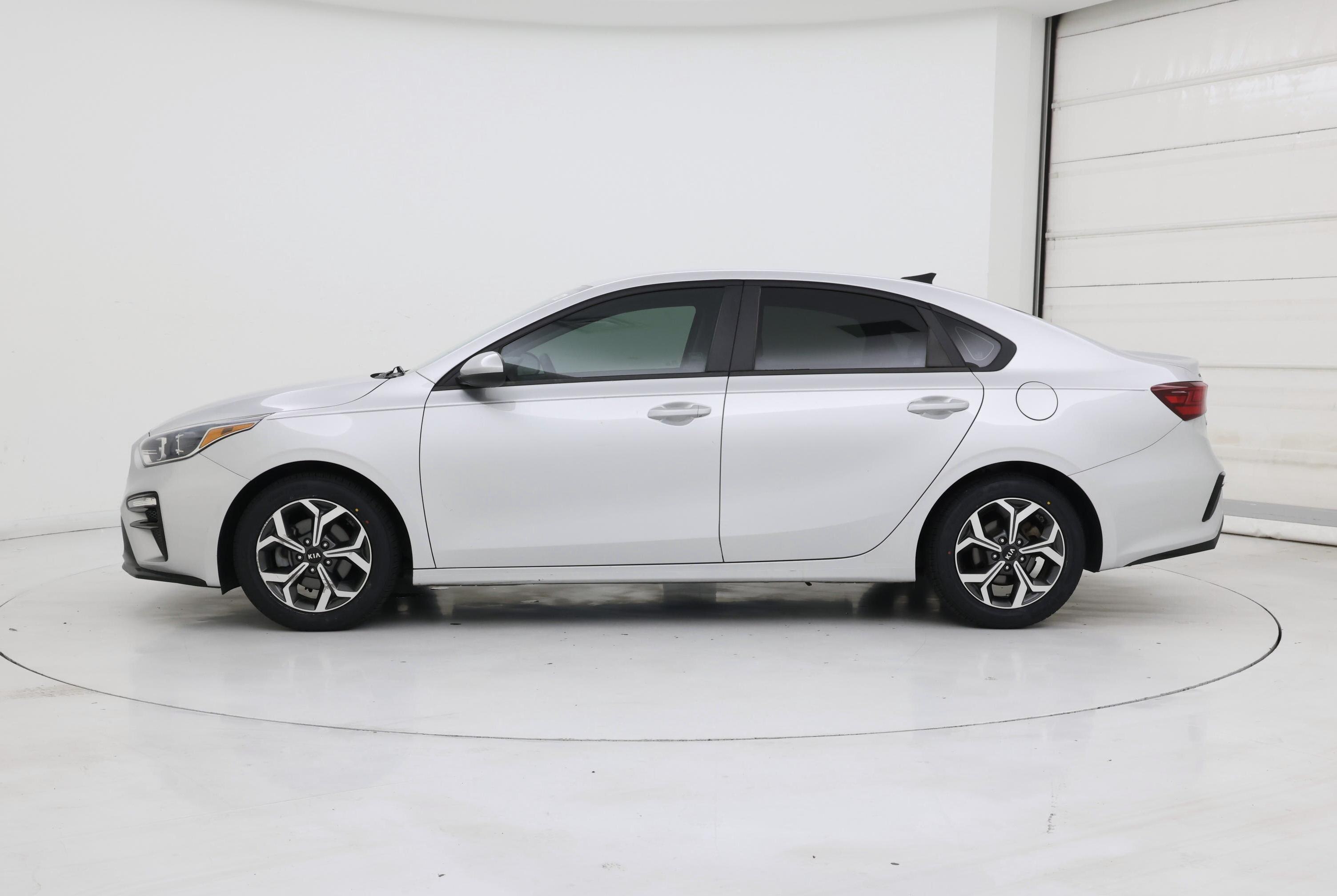 Thumbnail: 2020 Kia Forte - 3