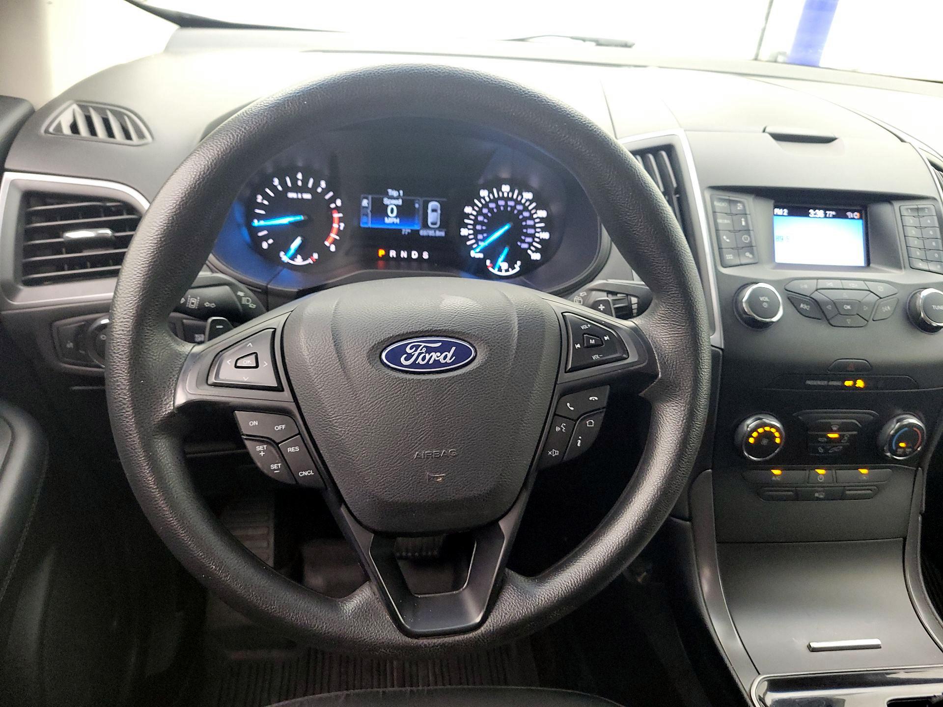 Thumbnail: 2019 Ford Edge - 10