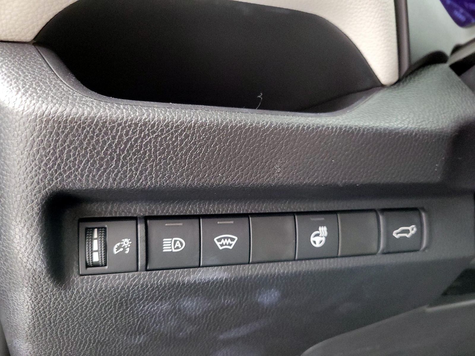2024 Toyota RAV4 XLE Premium - Photo 14