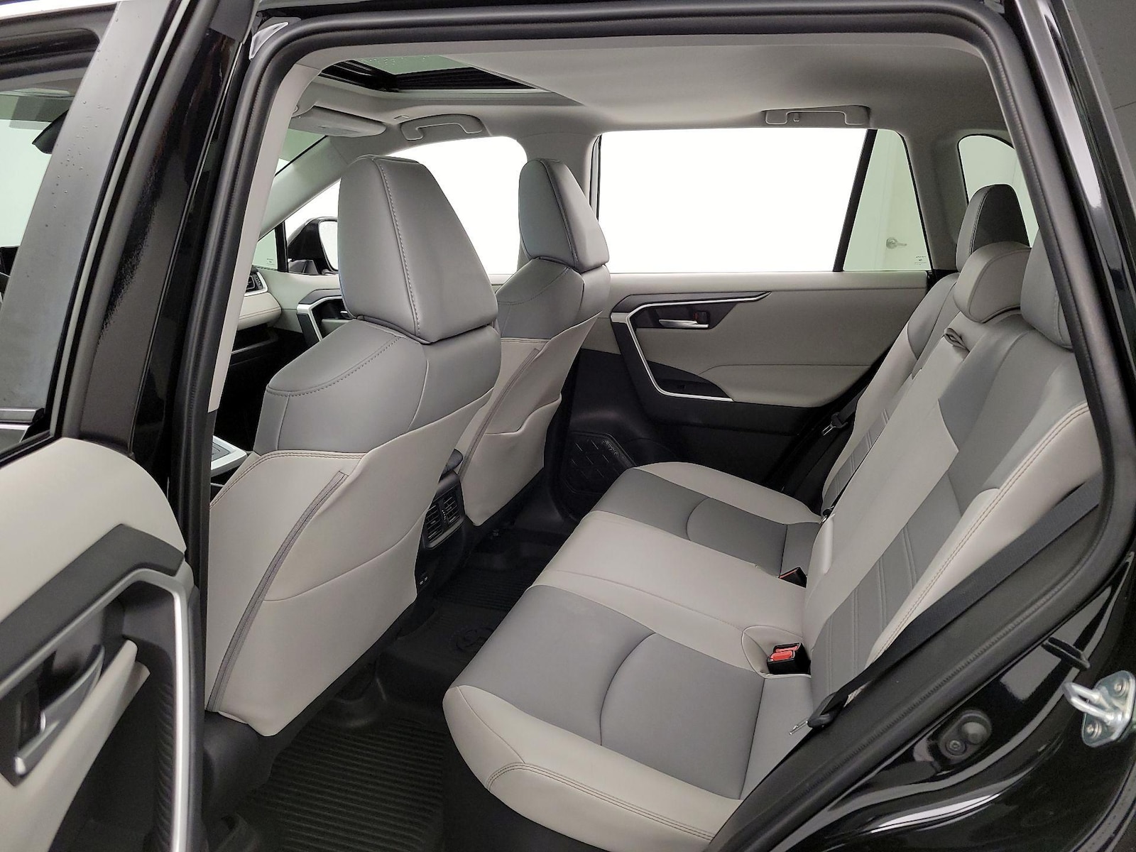 2024 Toyota RAV4 XLE Premium - Photo 21