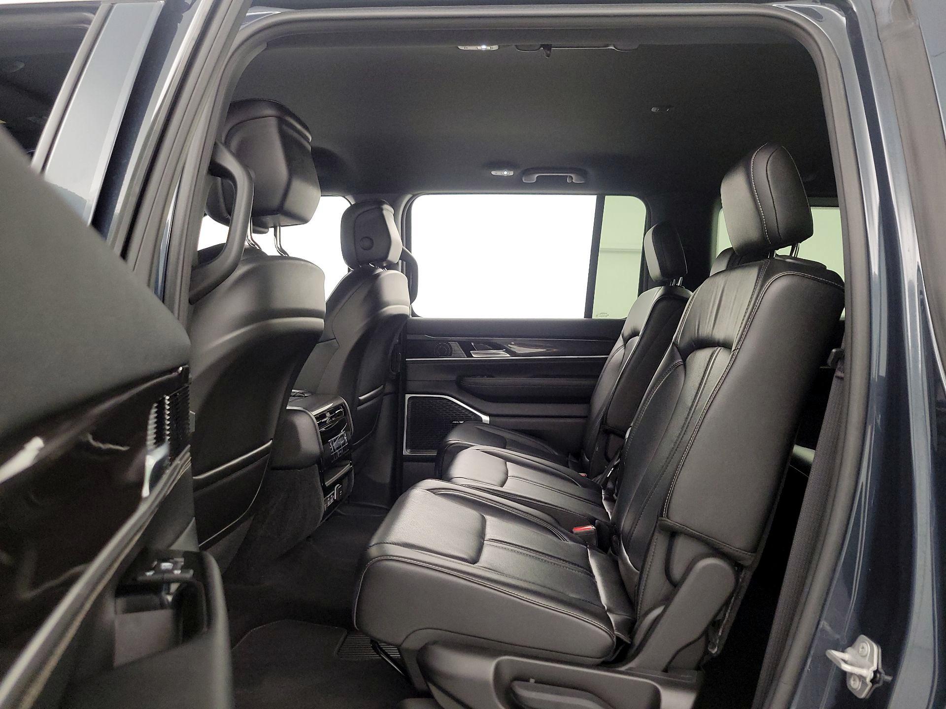 Thumbnail: 2023 Jeep Wagoneer - 20