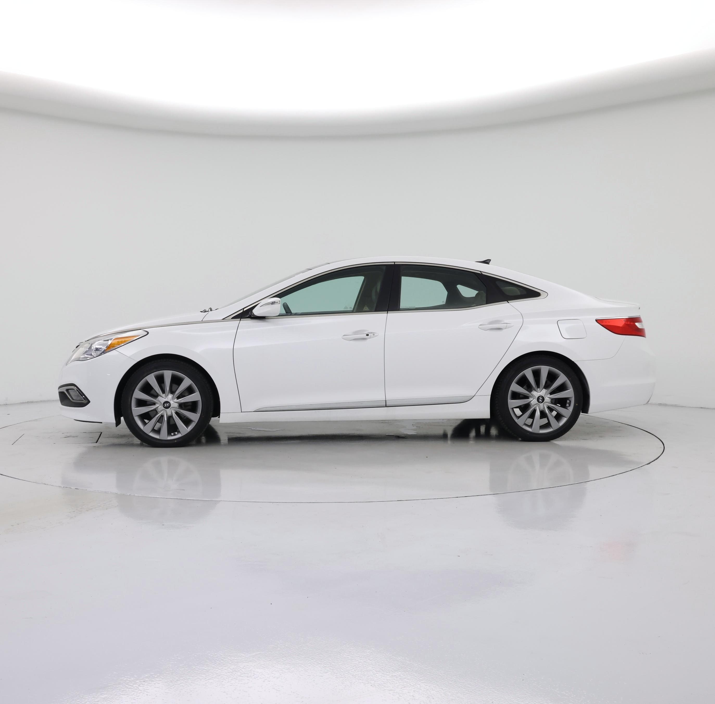 Thumbnail: 2017 Hyundai Azera - 3