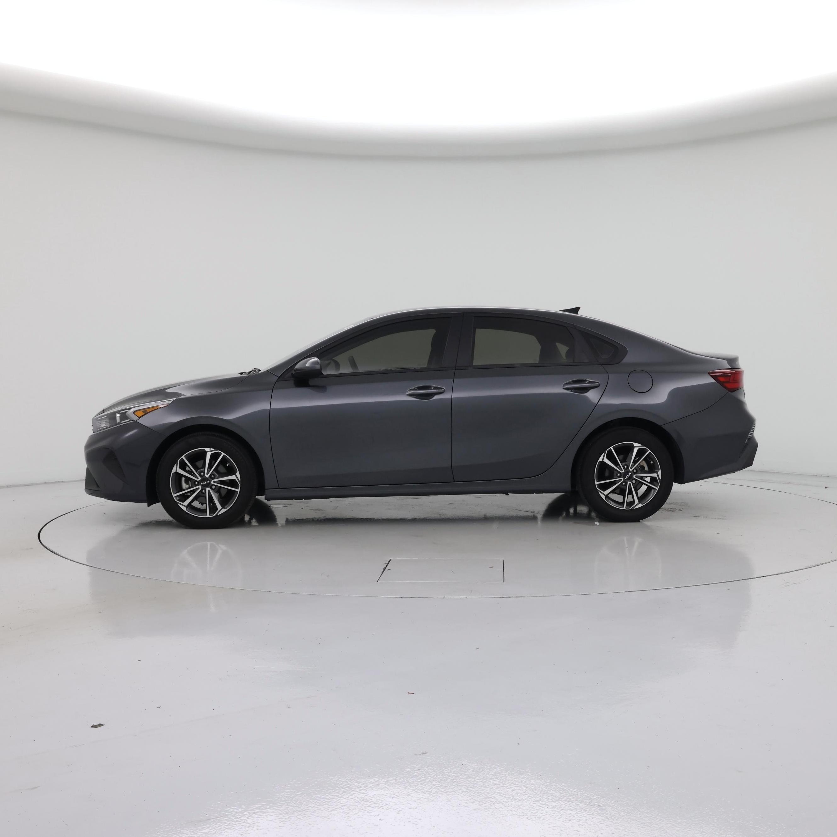 Thumbnail: 2023 Kia Forte - 3