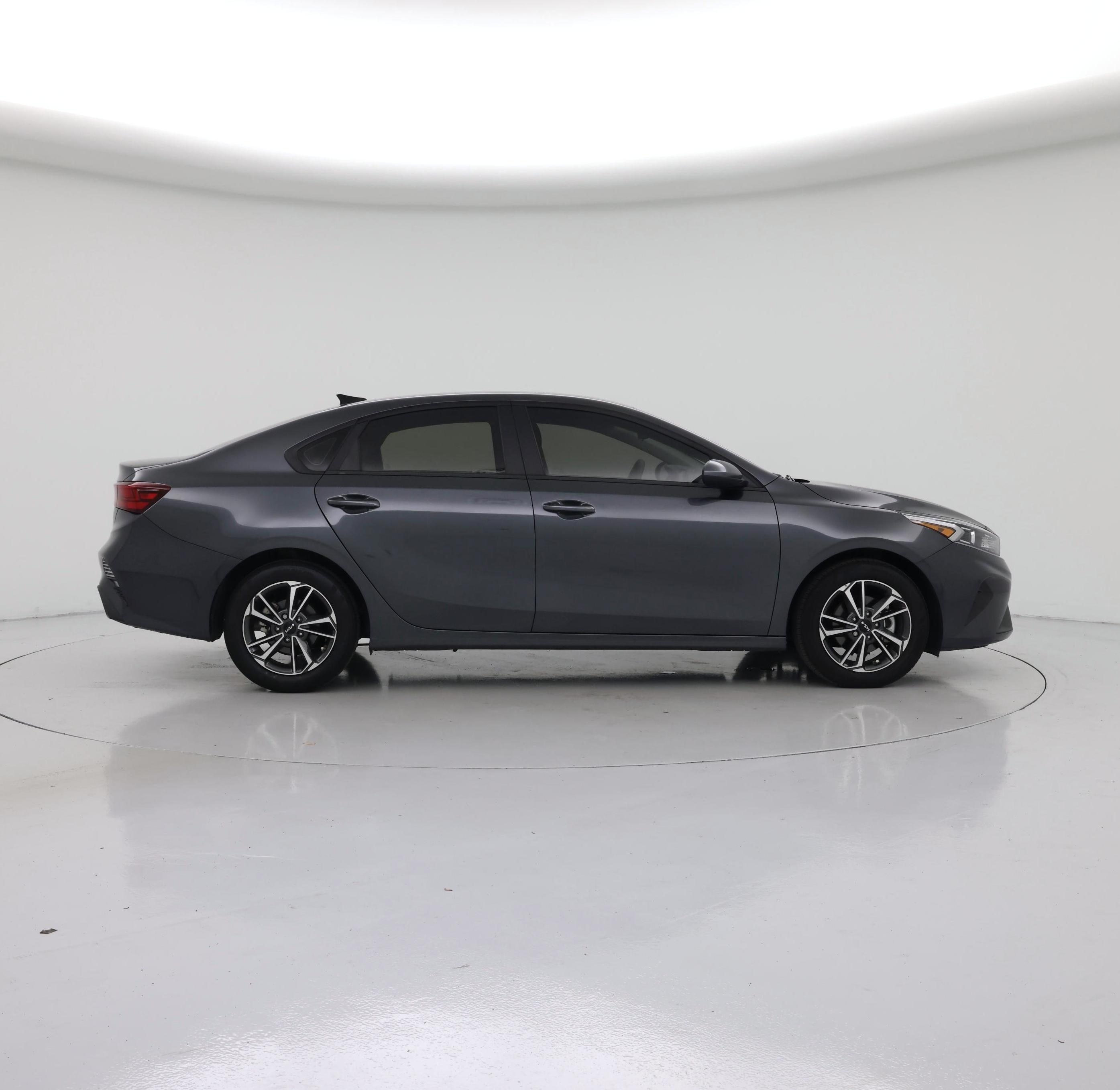 Thumbnail: 2023 Kia Forte - 7