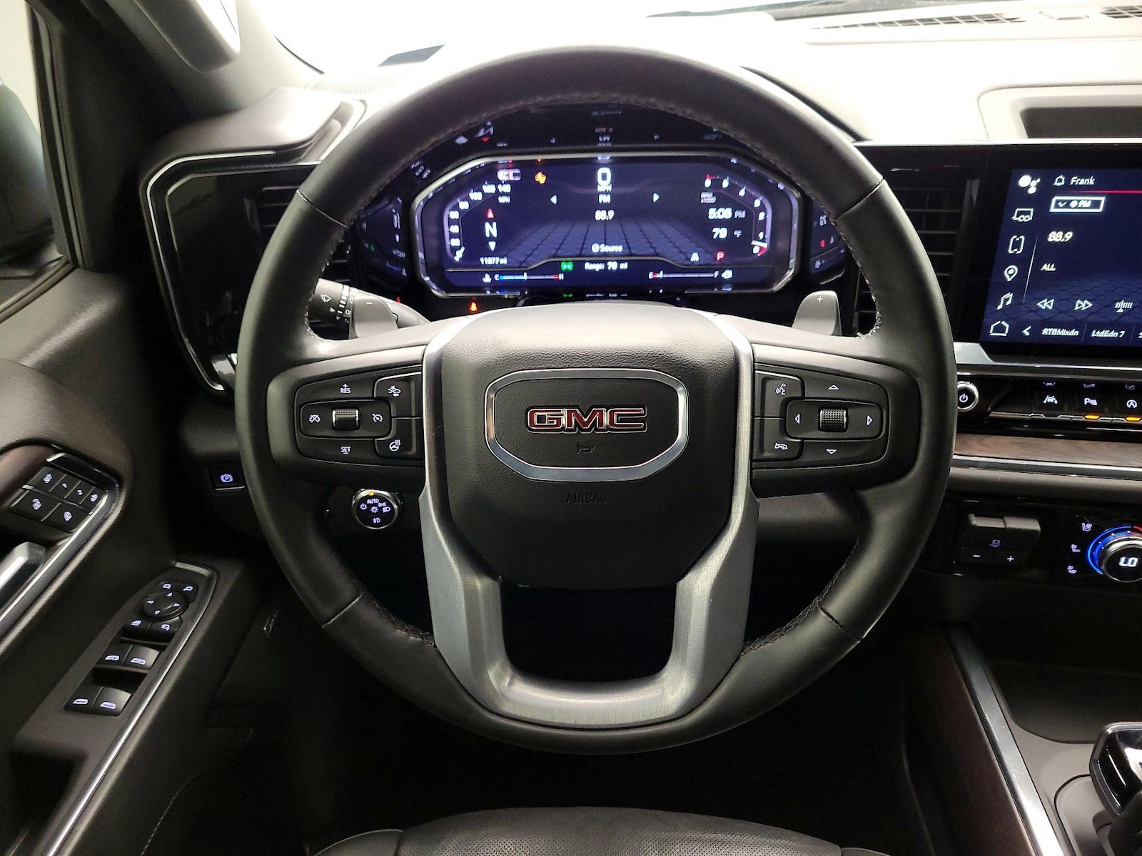 2024 GMC Sierra 1500 SLT - Photo 11