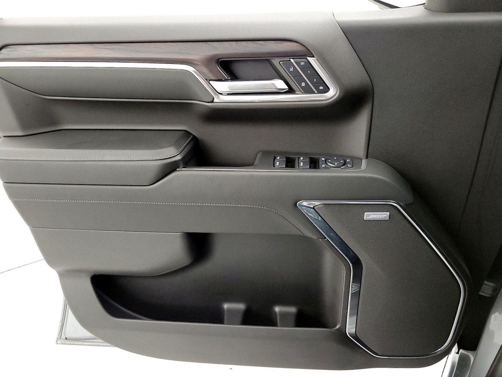 2024 GMC Sierra 1500 SLT - Photo 13