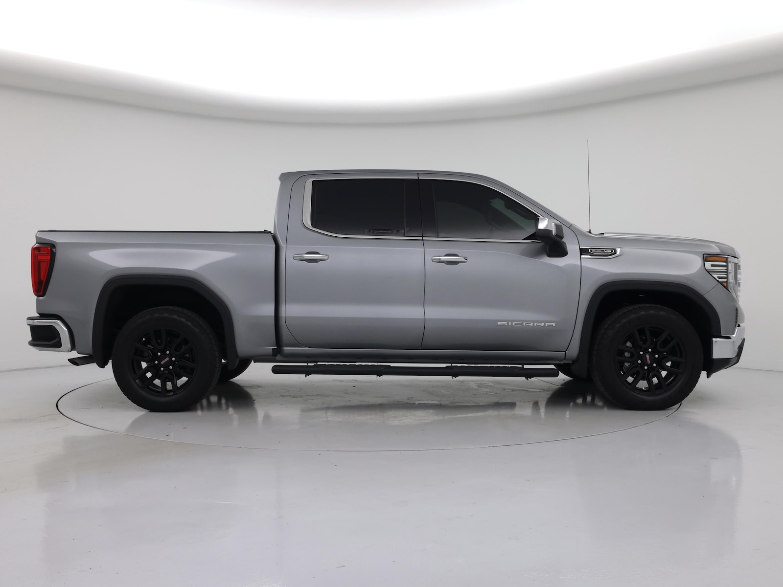 2024 GMC Sierra 1500 SLT - Photo 8