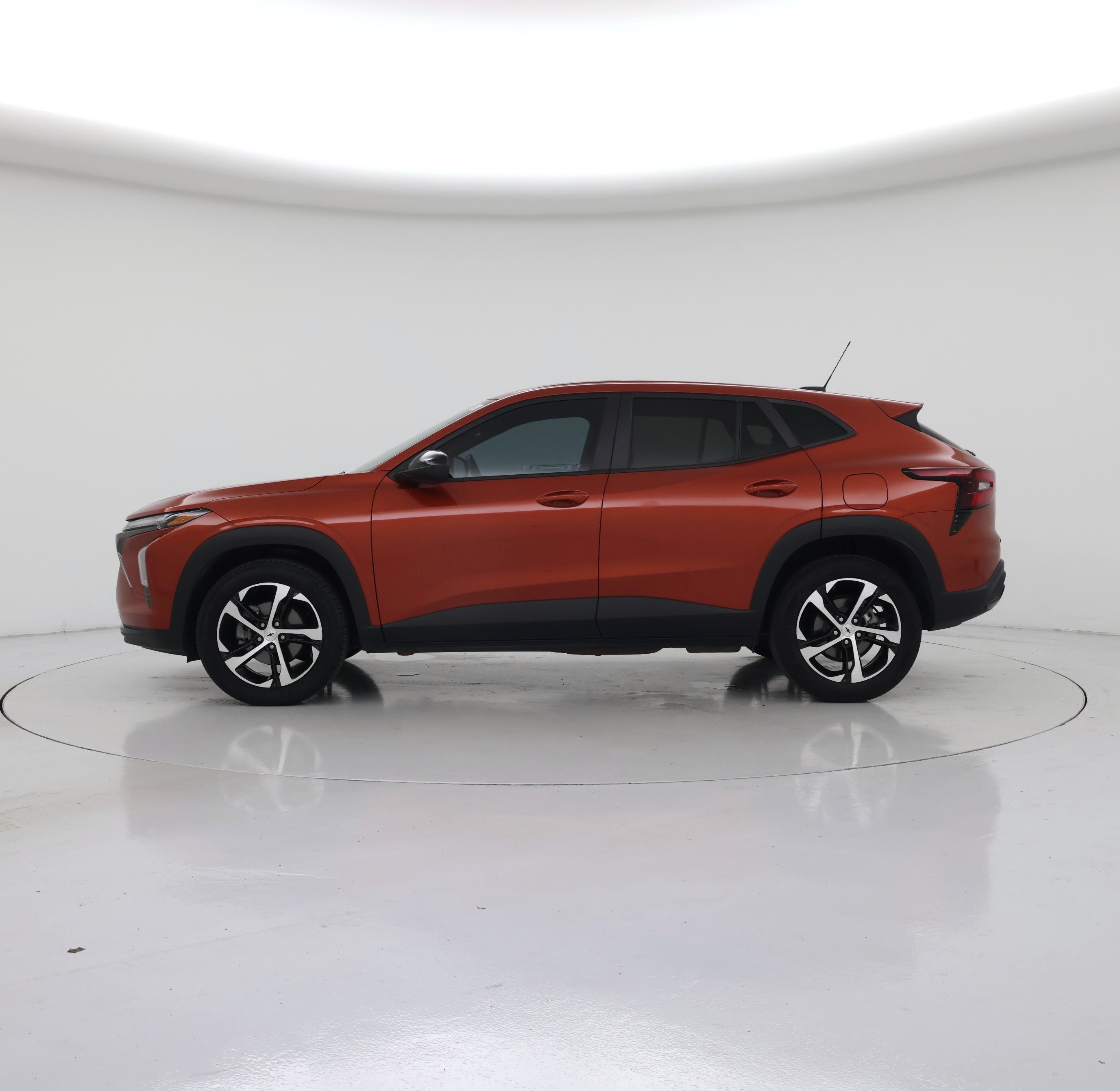Thumbnail: 2024 Chevrolet Trax - 3