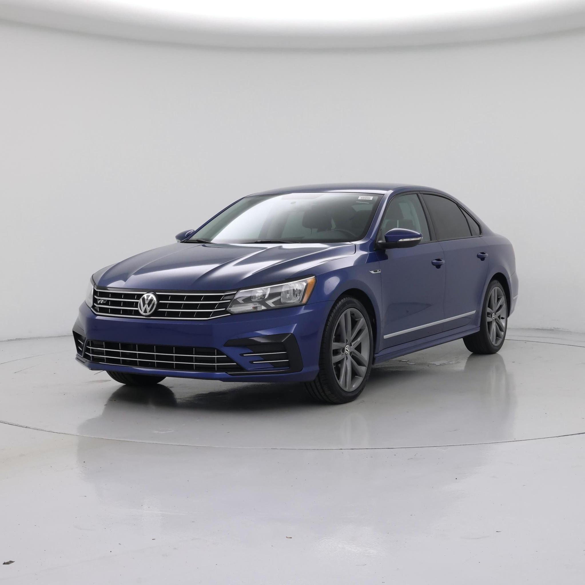 Thumbnail: 2017 Volkswagen Passat - 4