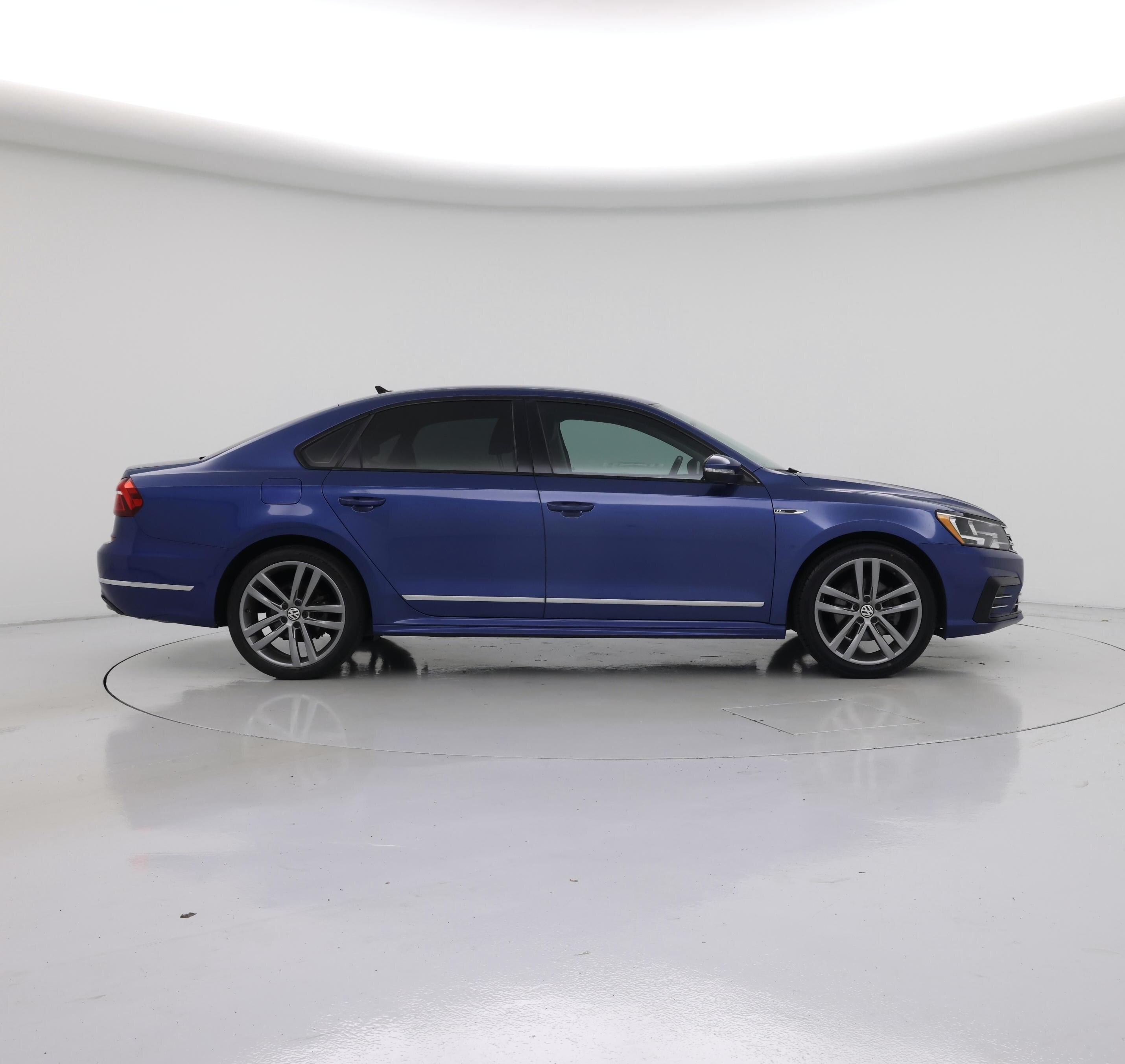 Thumbnail: 2017 Volkswagen Passat - 7