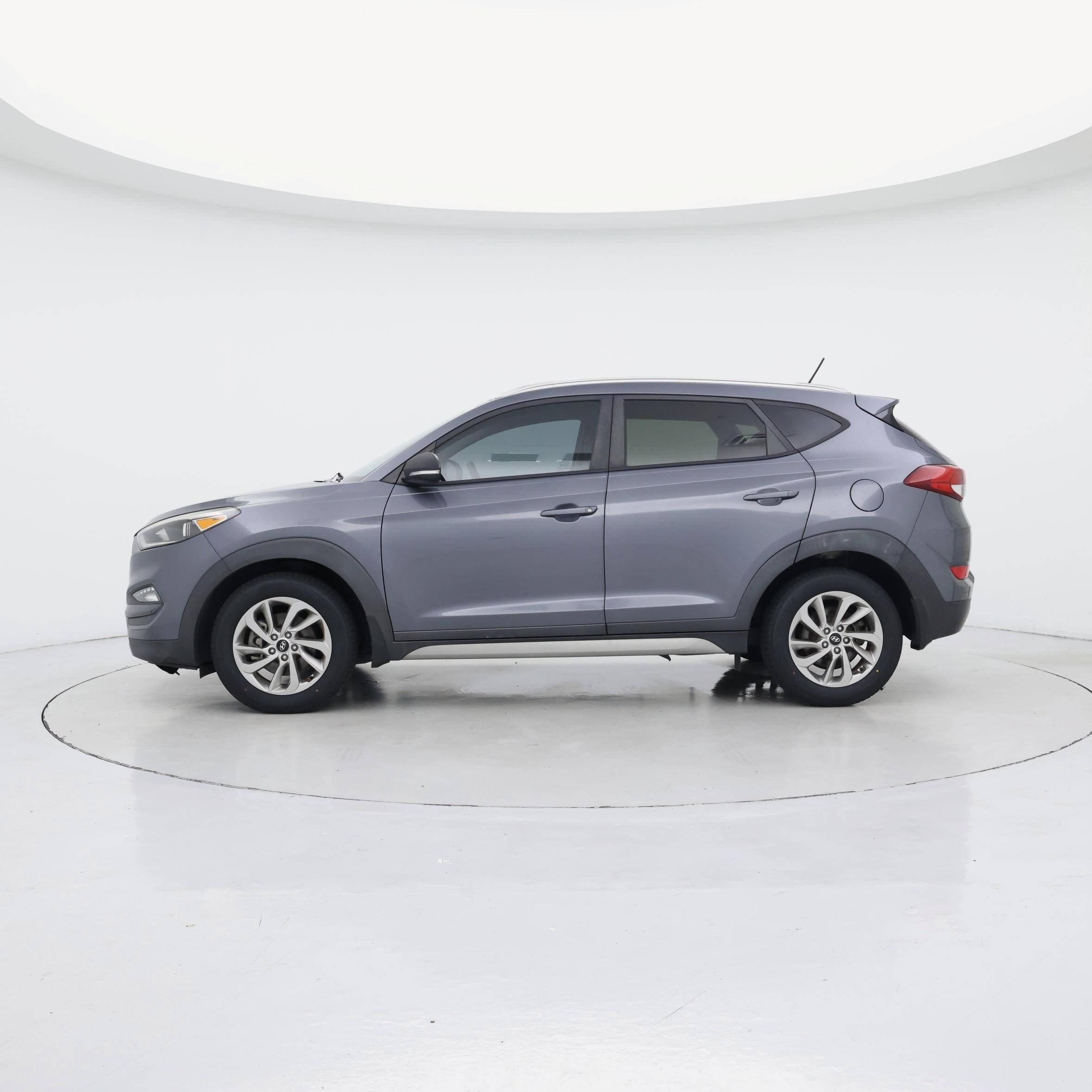 Thumbnail: 2017 Hyundai Tucson - 3