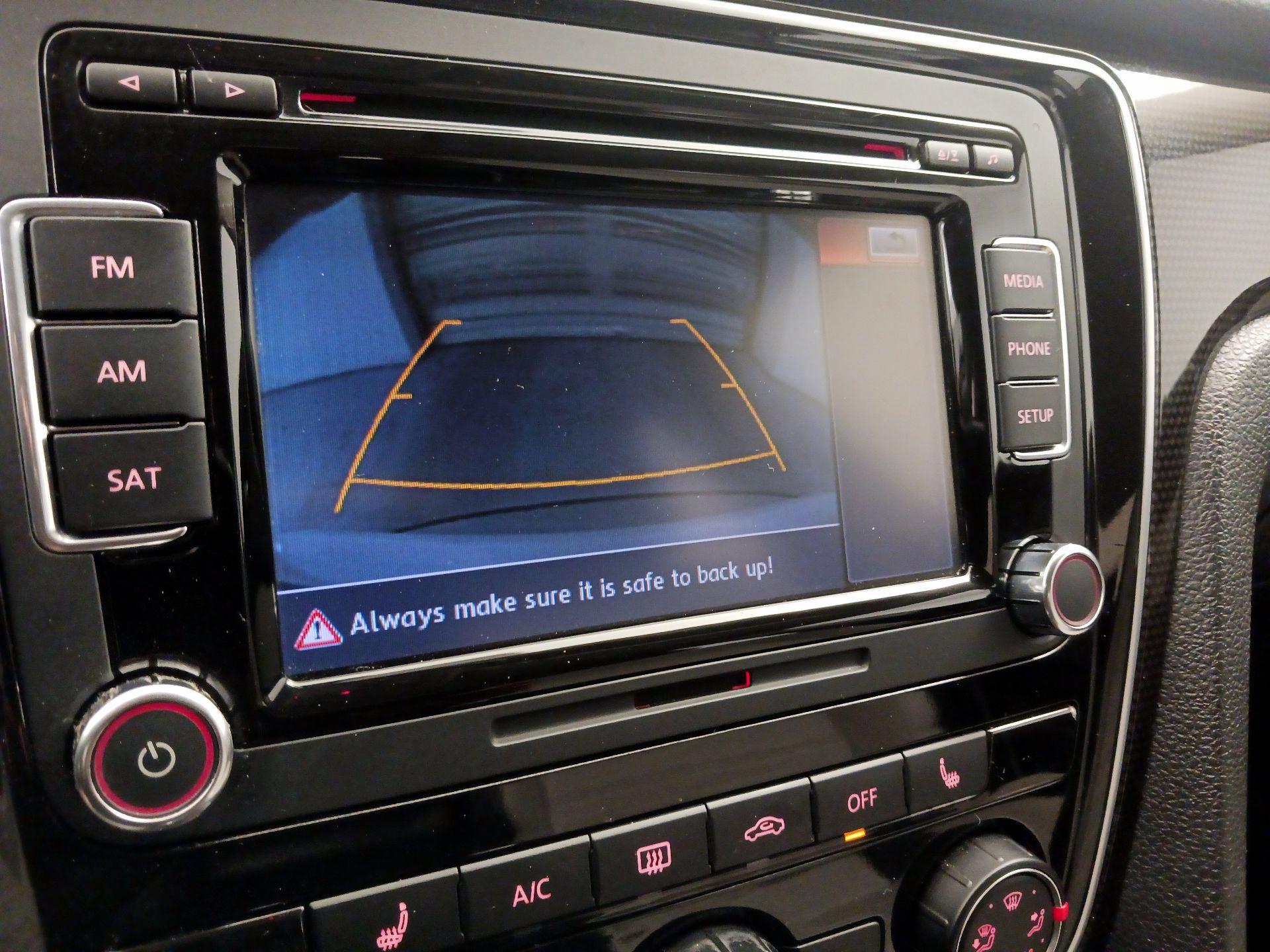 Thumbnail: 2015 Volkswagen Passat - 14