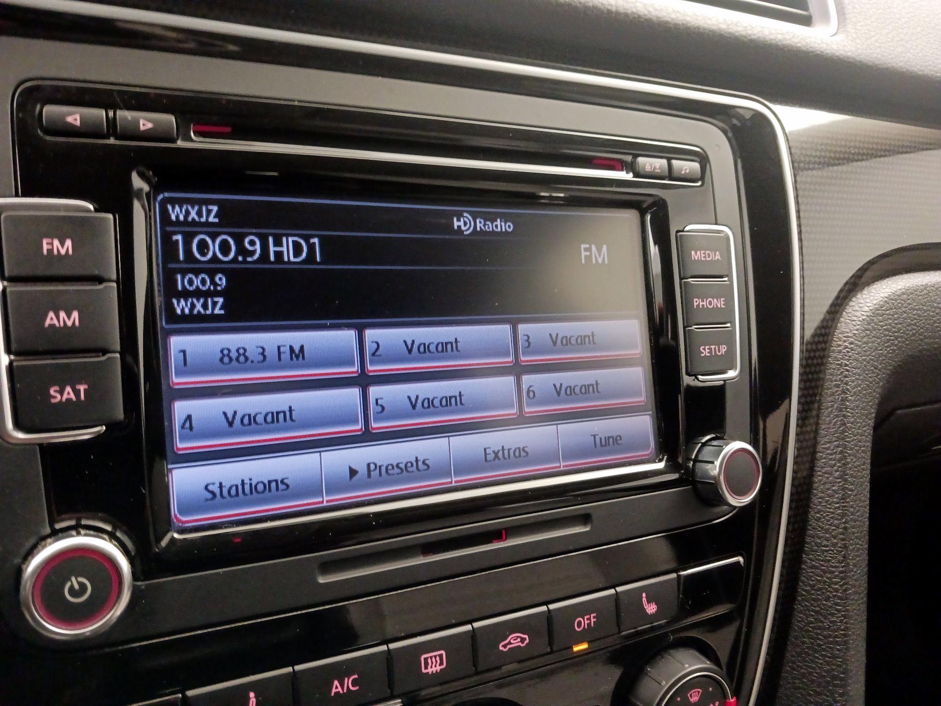 Thumbnail: 2015 Volkswagen Passat - 15
