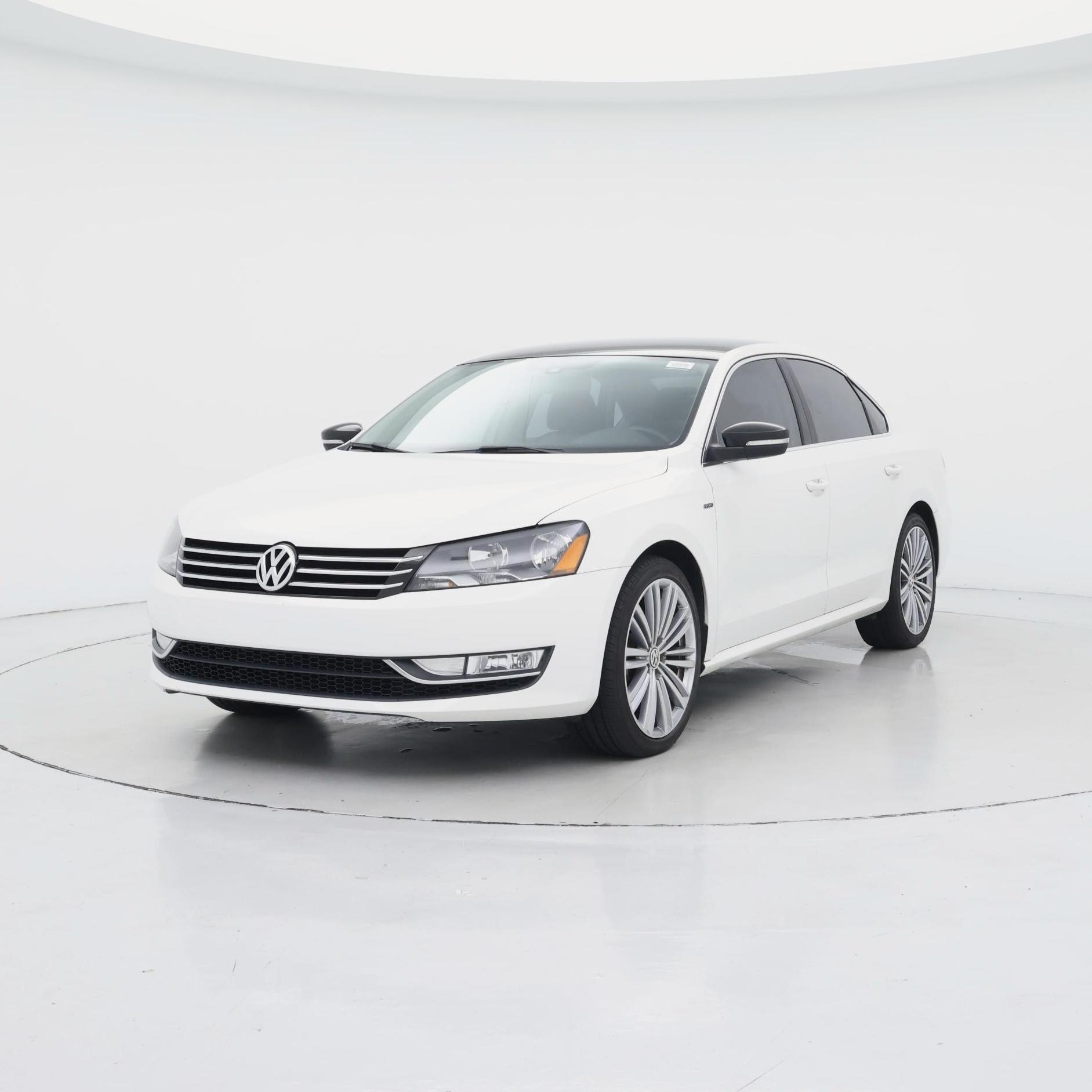Thumbnail: 2015 Volkswagen Passat - 4