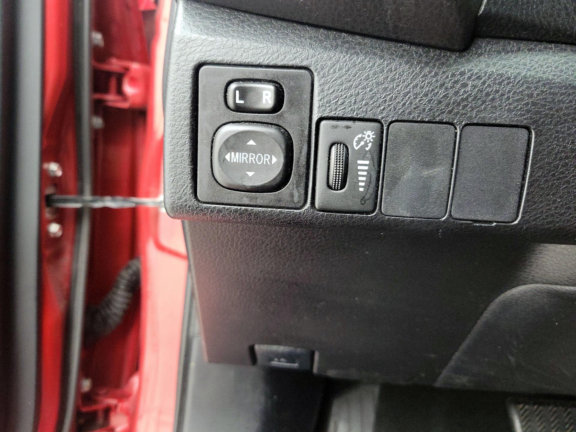 Thumbnail: 2014 Toyota Corolla - 13