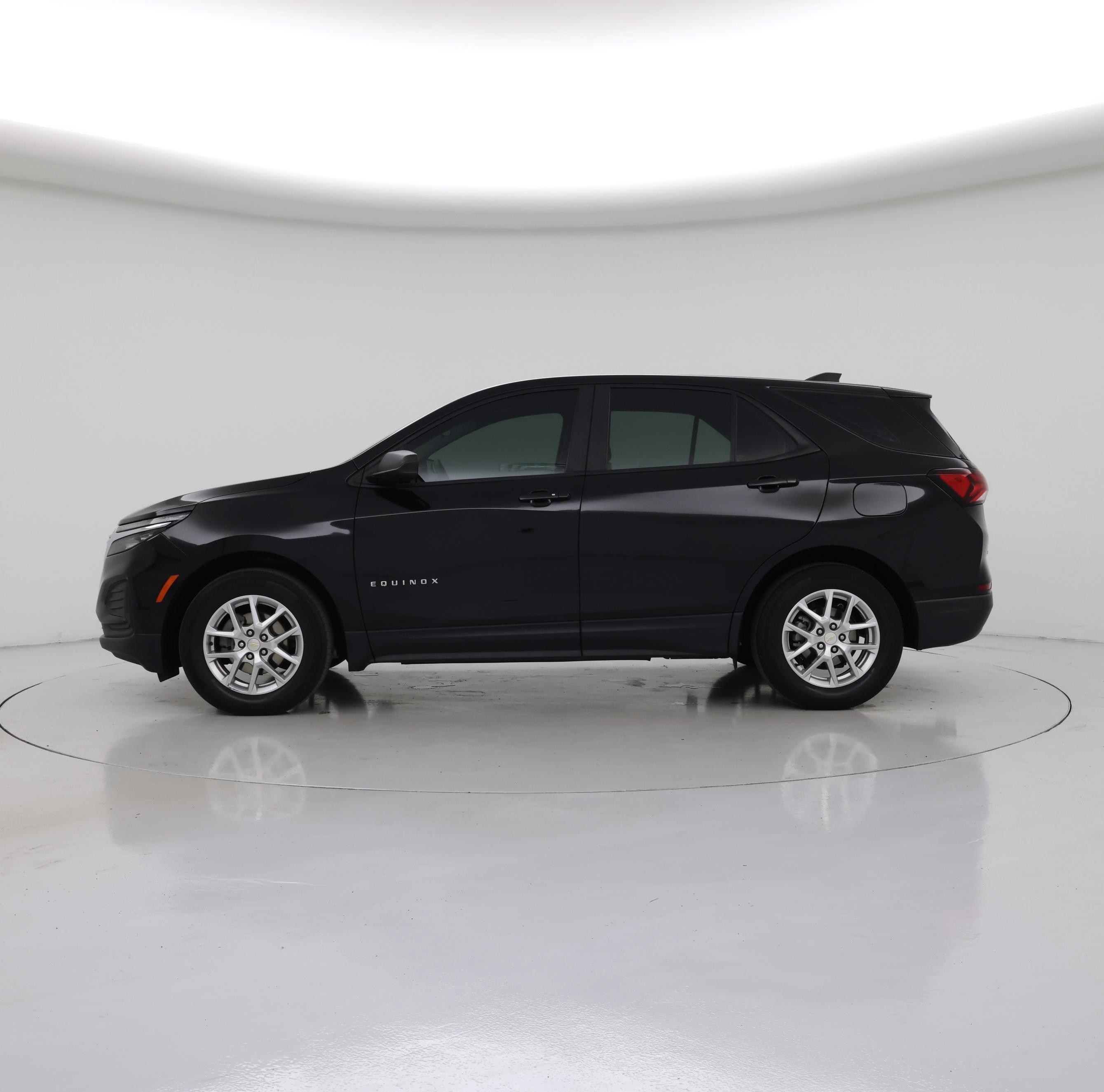 Thumbnail: 2023 Chevrolet Equinox - 3