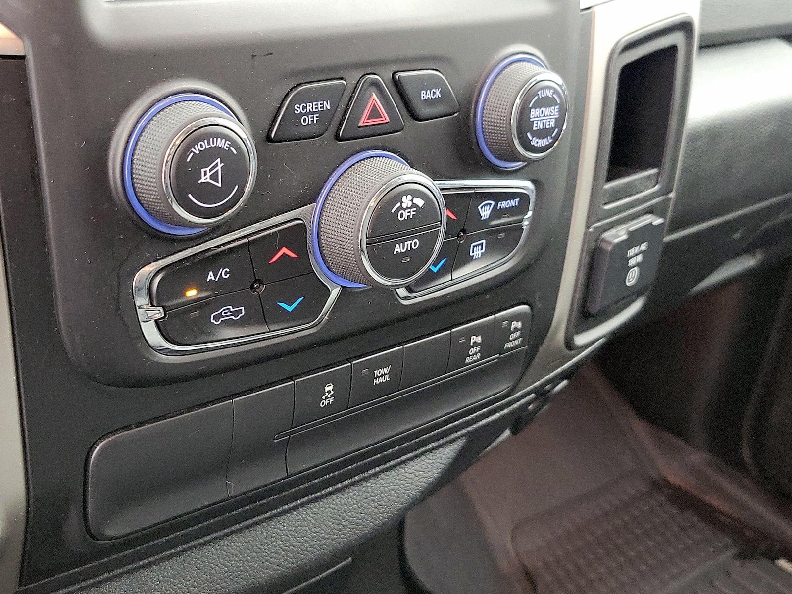 2017 RAM Ram 1500 Pickup Big Horn - Photo 17