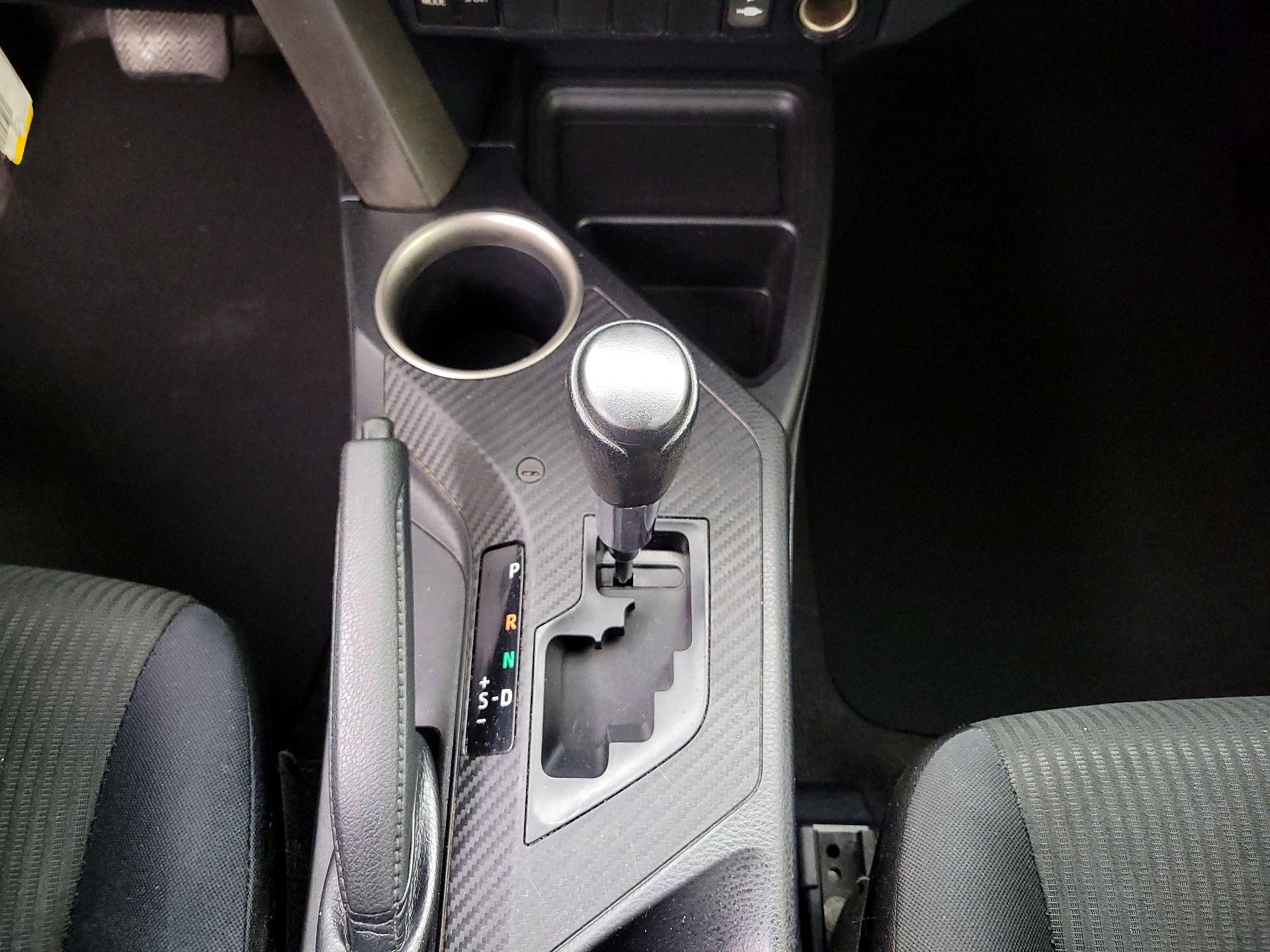 Thumbnail: 2015 Toyota RAV4 - 17