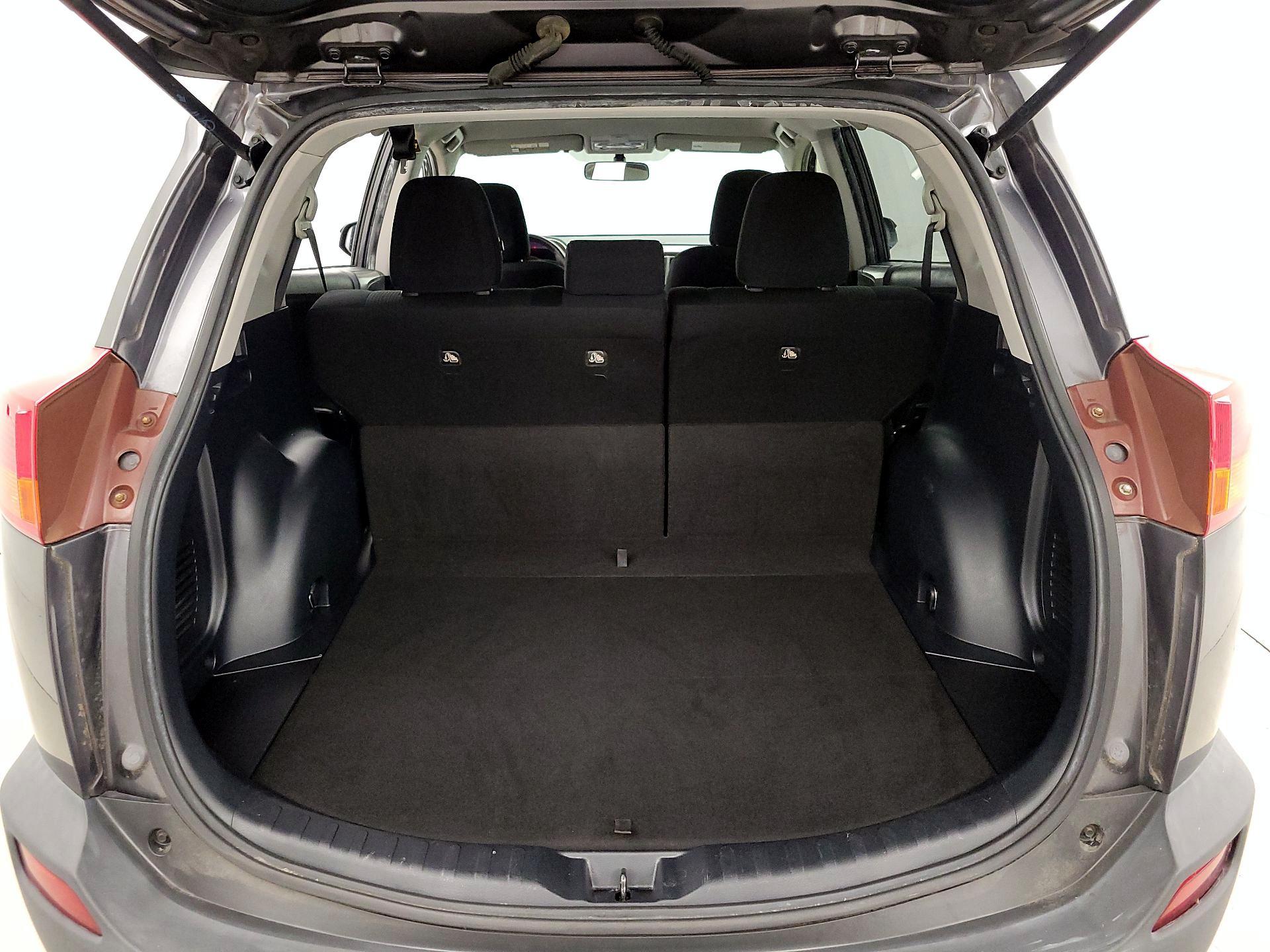 Thumbnail: 2015 Toyota RAV4 - 20