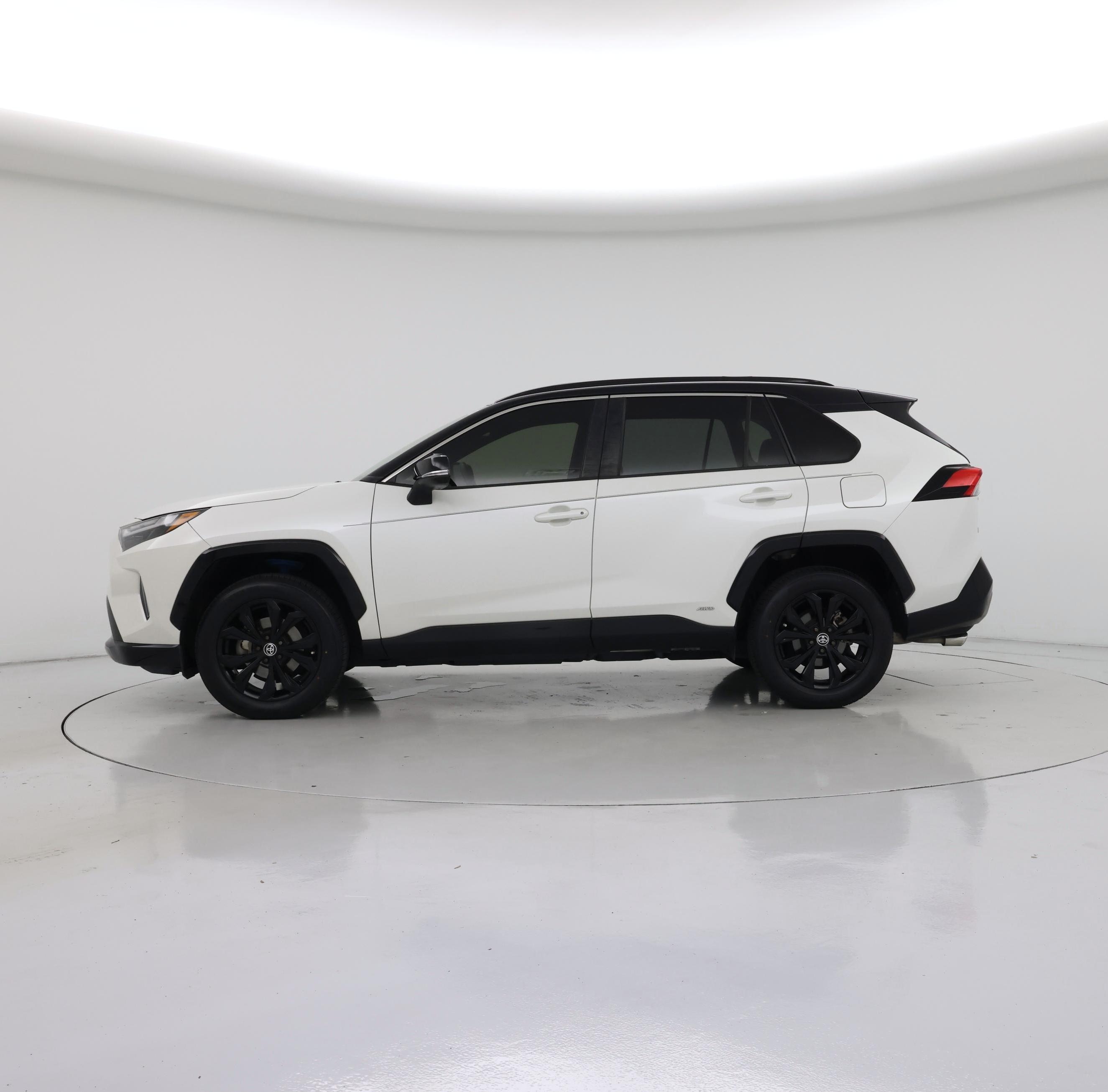 Thumbnail: 2022 Toyota RAV4 - 3