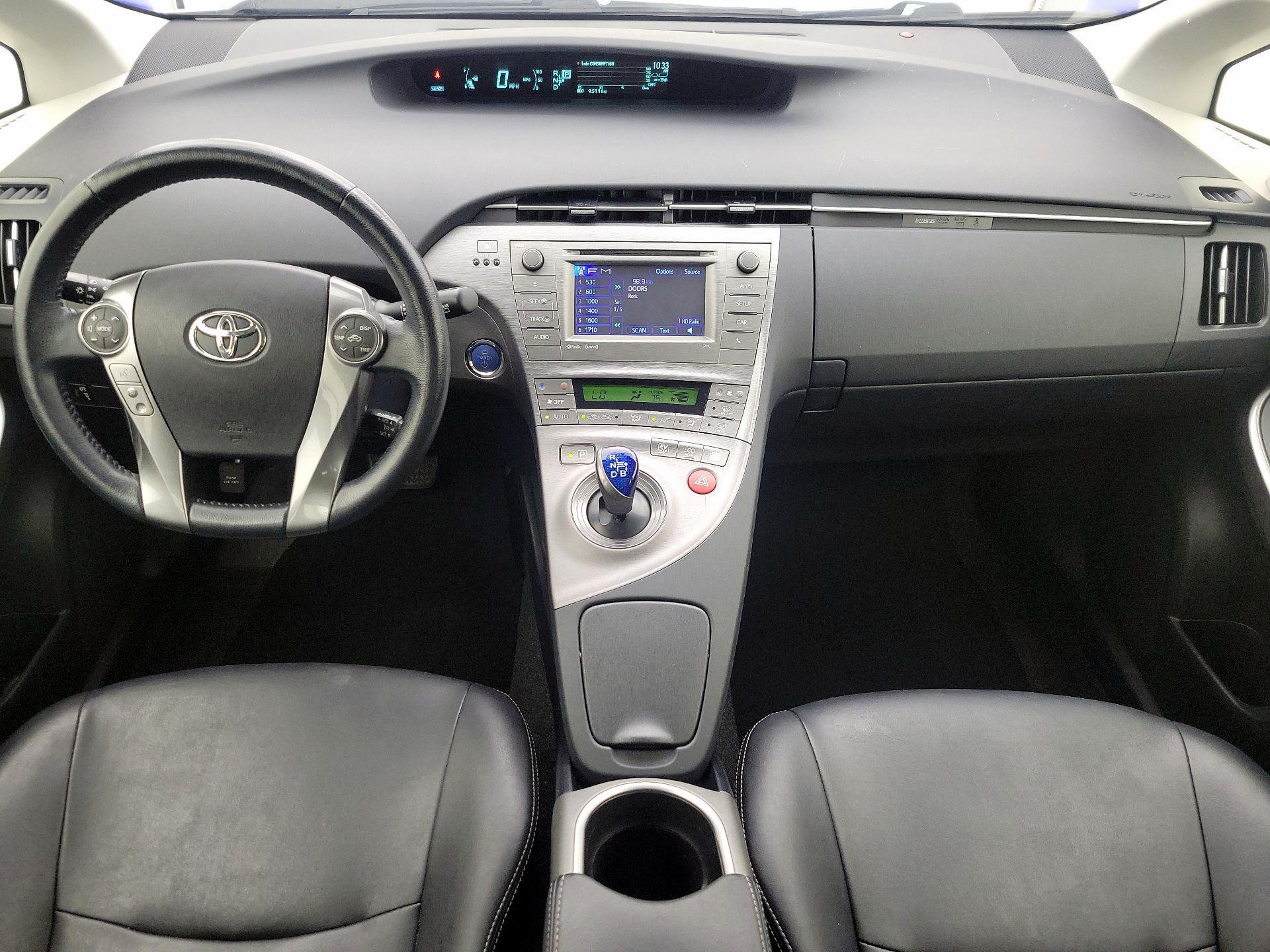 Thumbnail: 2015 Toyota Prius - 9