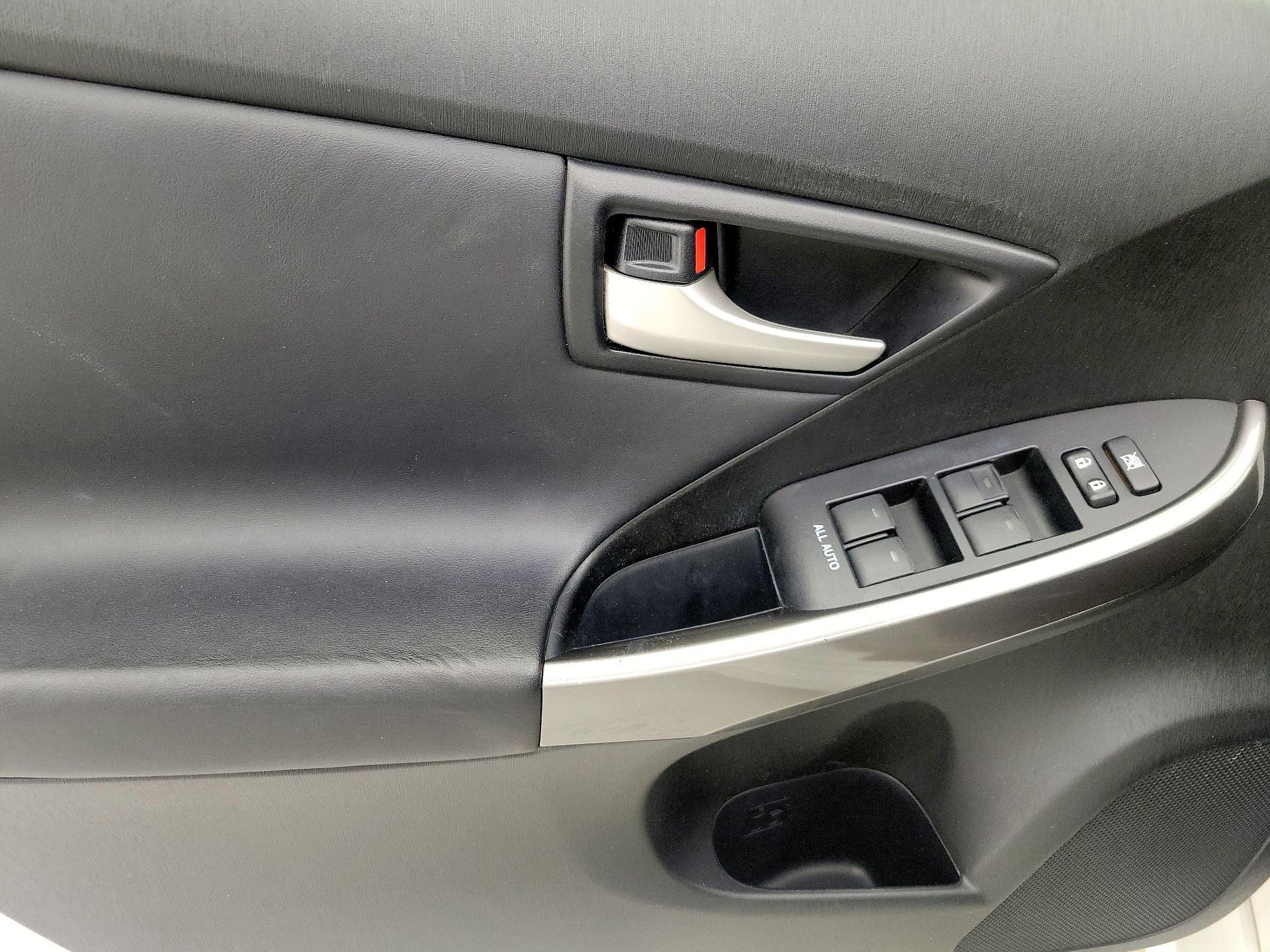 Thumbnail: 2015 Toyota Prius - 12