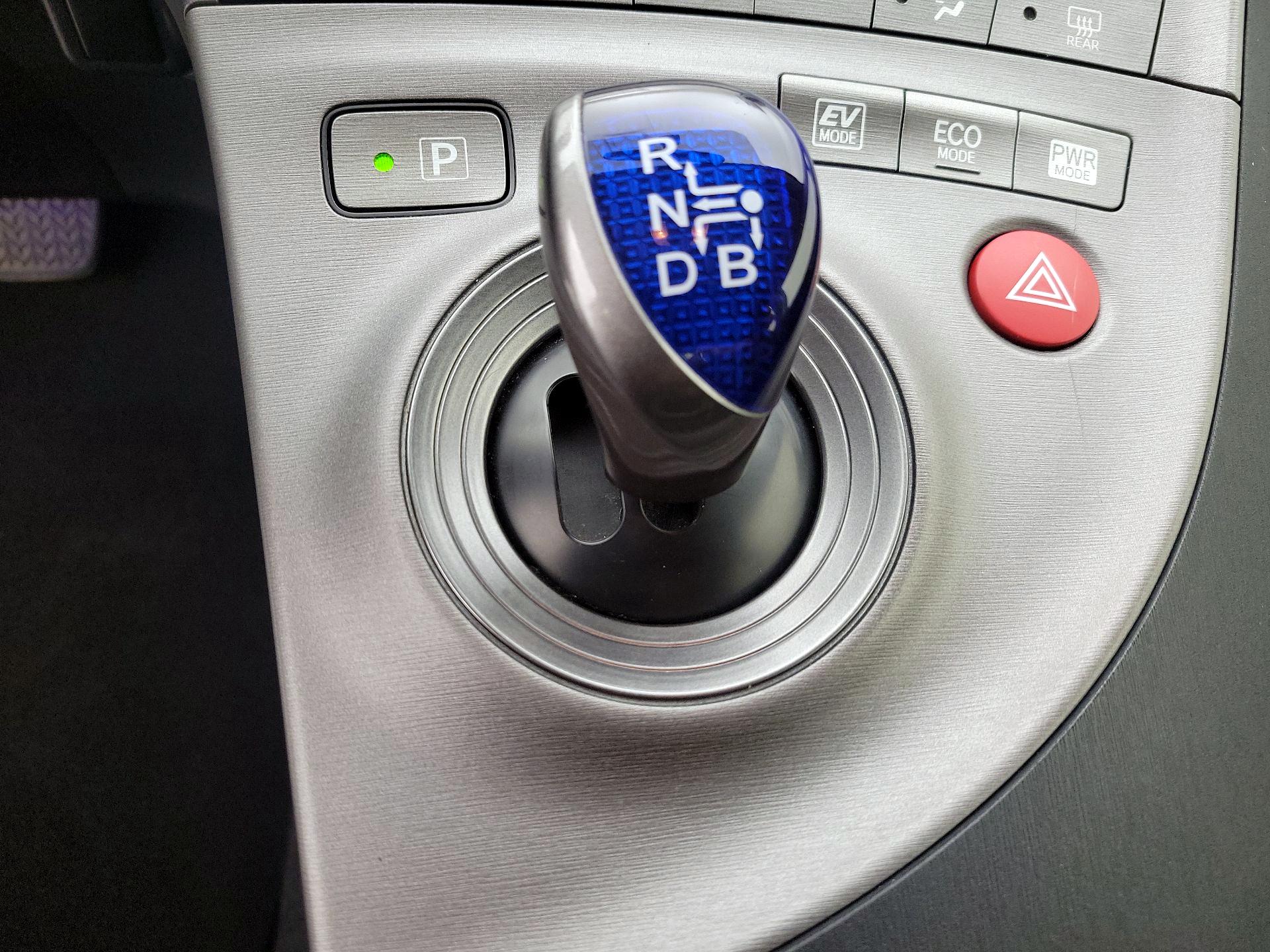 Thumbnail: 2015 Toyota Prius - 17