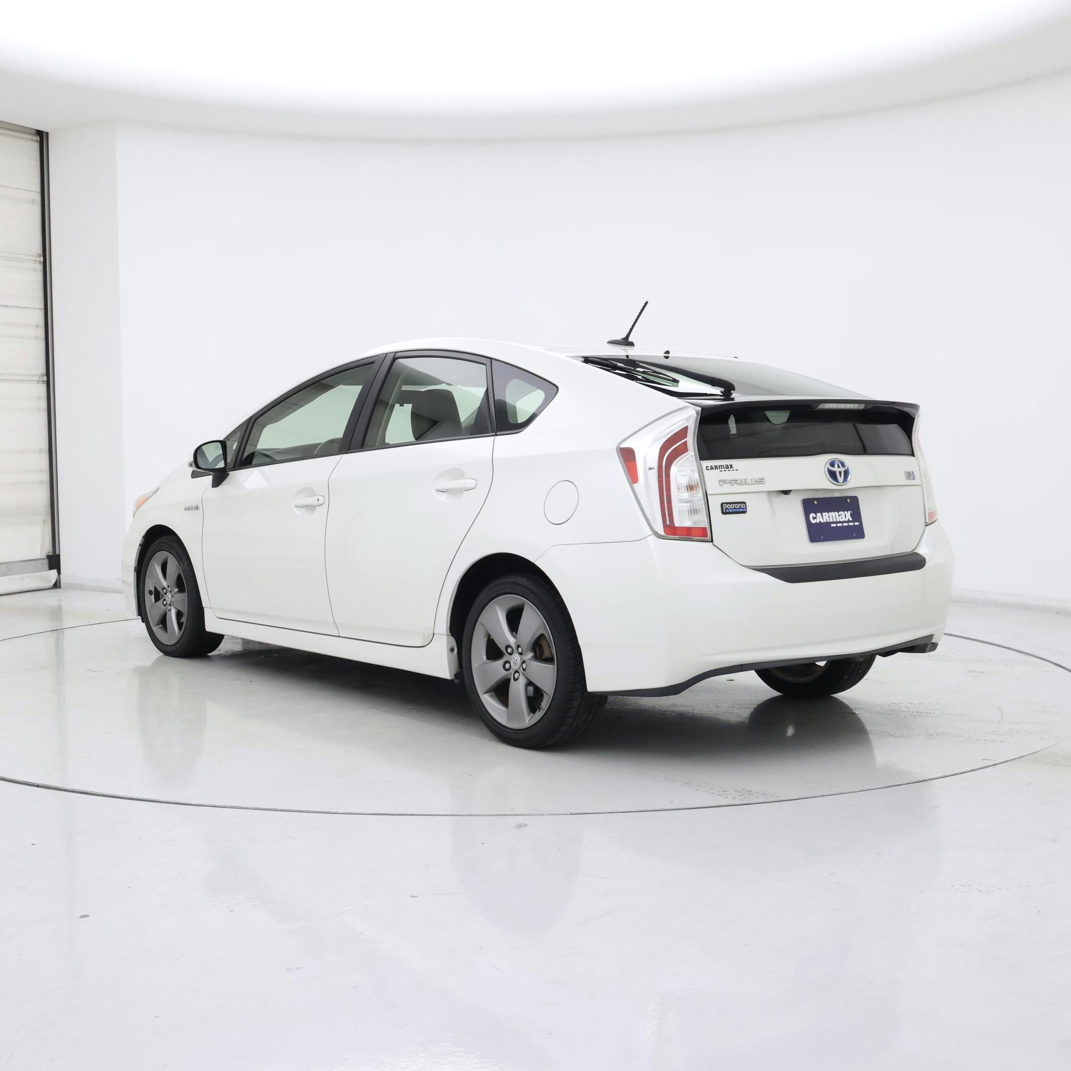 Thumbnail: 2015 Toyota Prius - 2