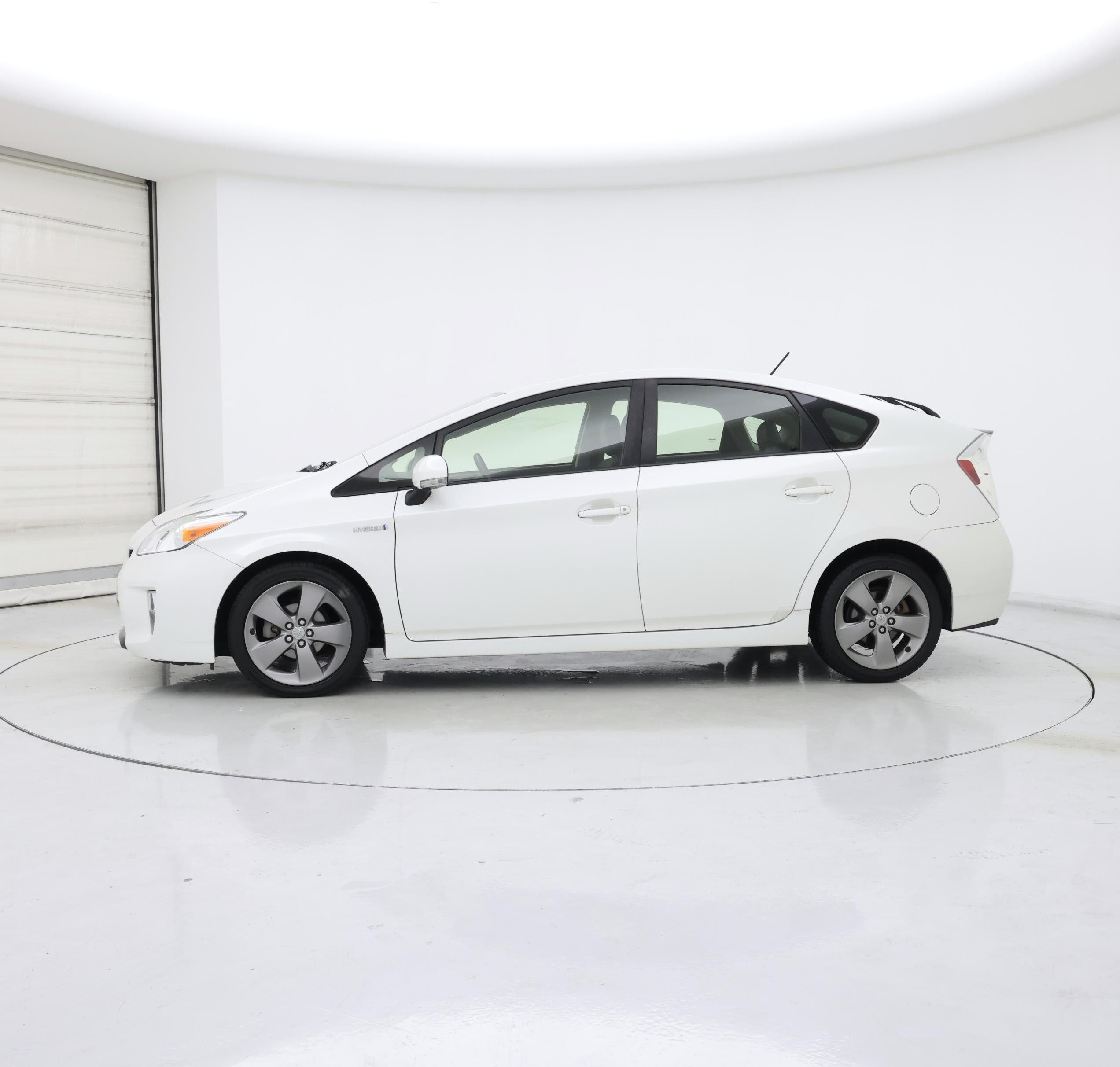 Thumbnail: 2015 Toyota Prius - 3