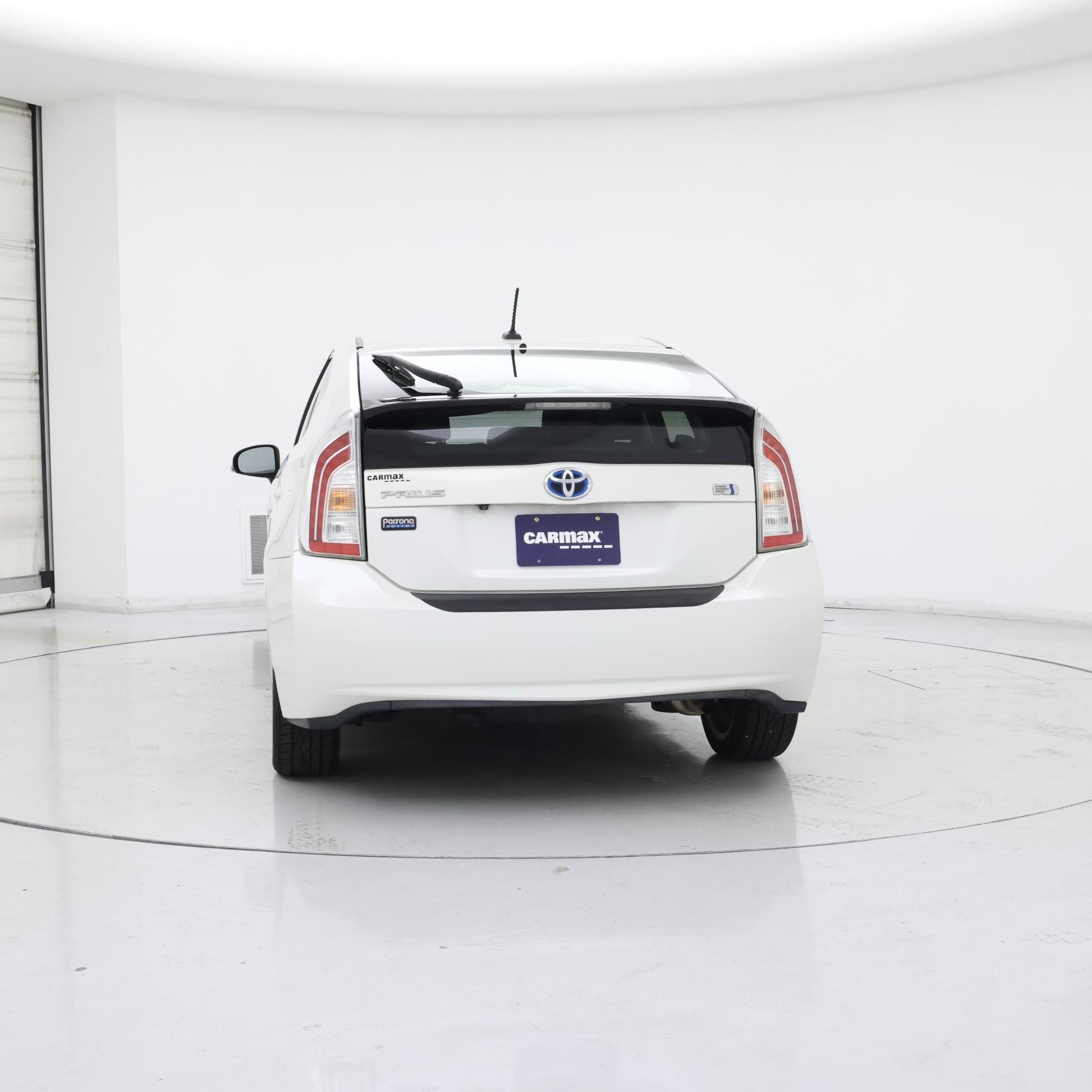Thumbnail: 2015 Toyota Prius - 6