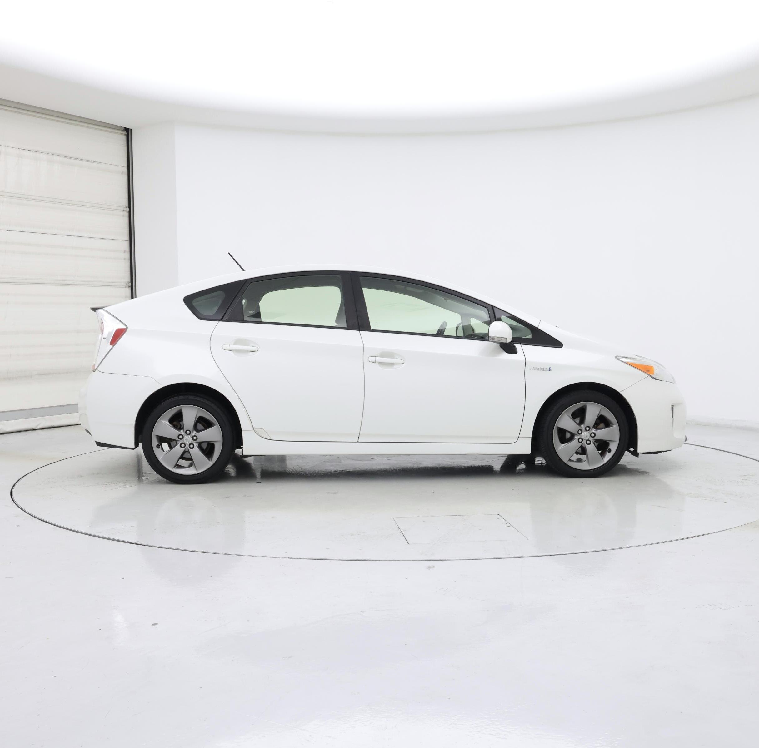 Thumbnail: 2015 Toyota Prius - 7