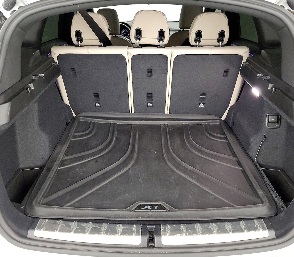 Trunk/Cargo (Seats Up)