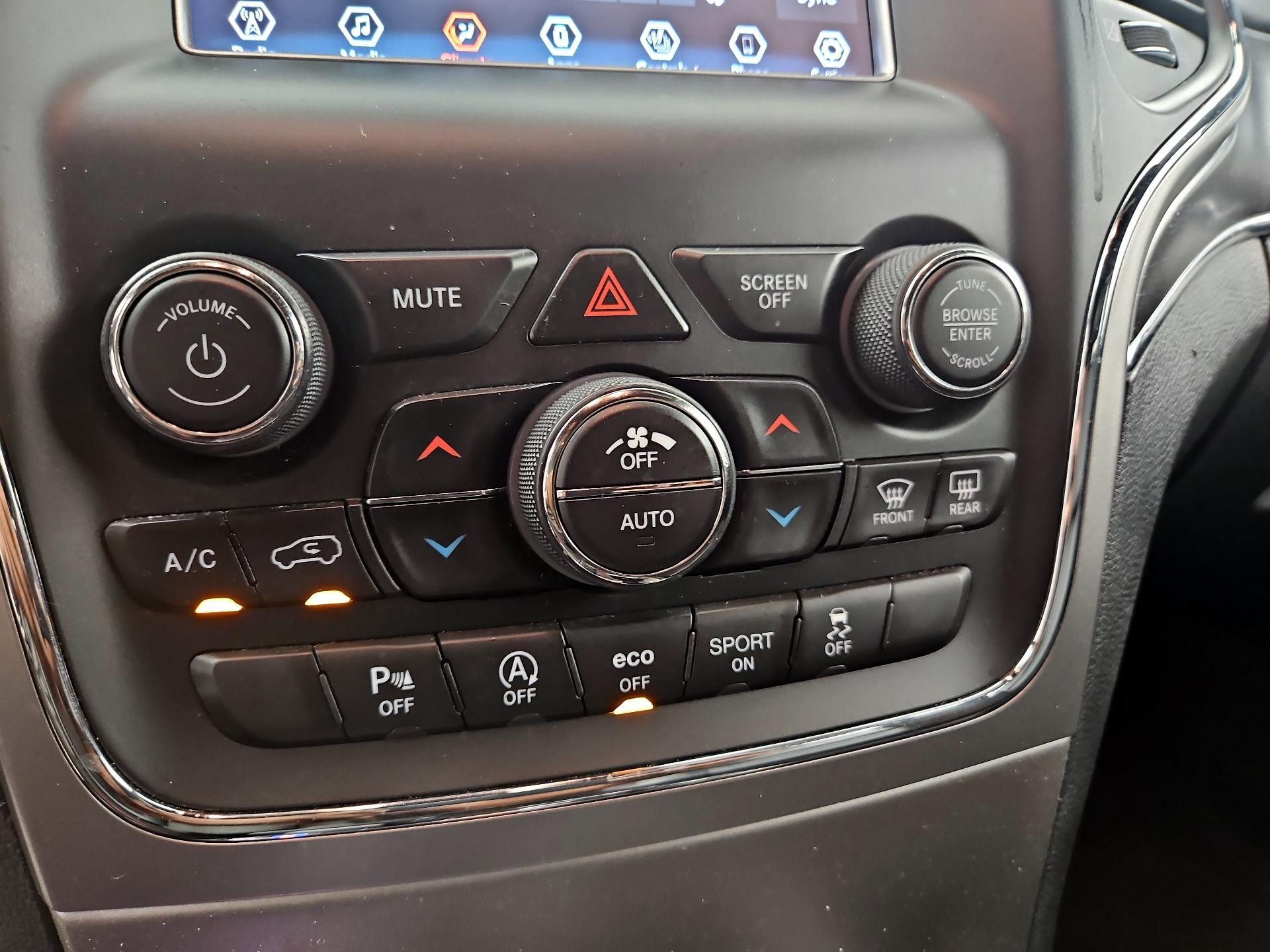 Thumbnail: 2018 Jeep Grand Cherokee - 16