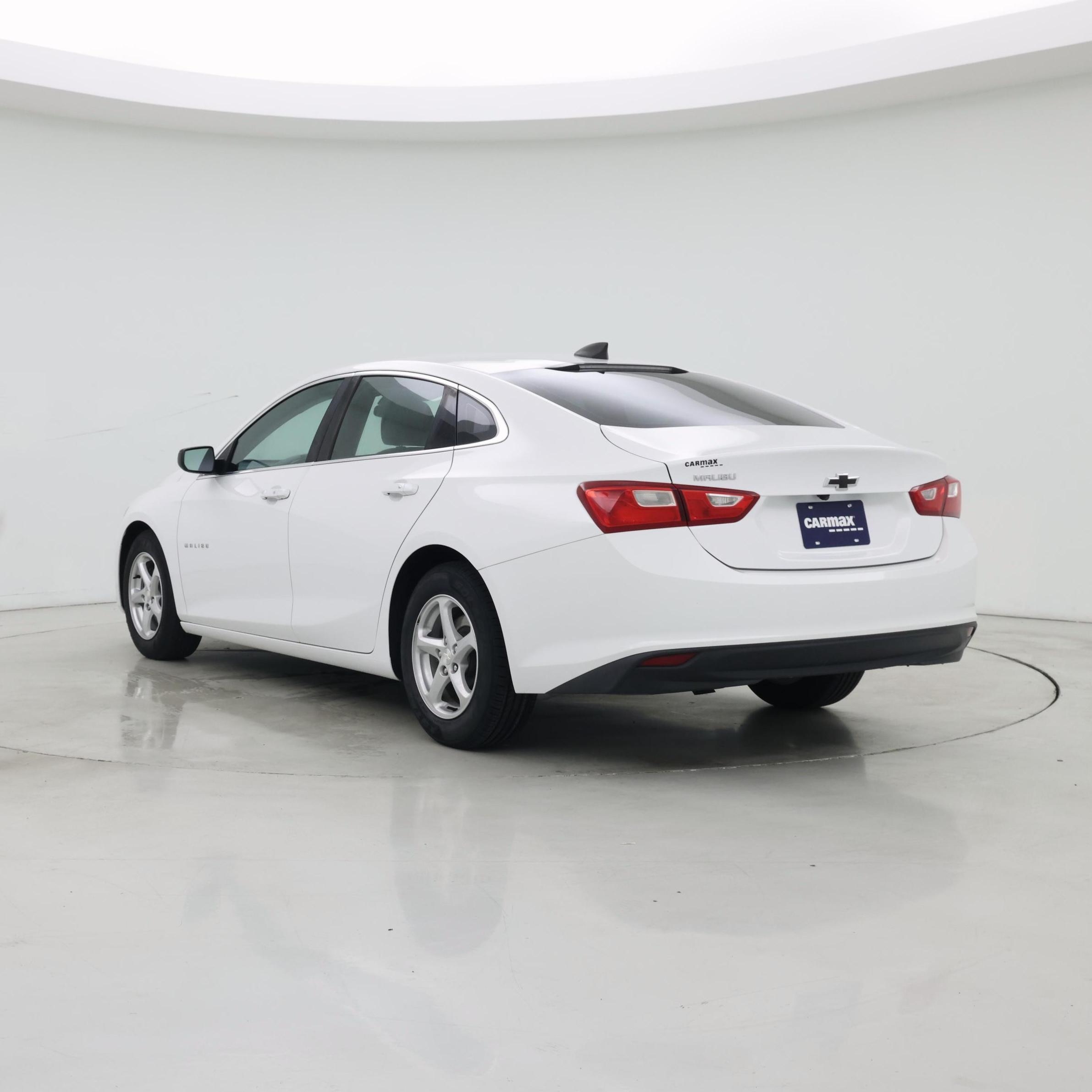 Thumbnail: 2017 Chevrolet Malibu - 2