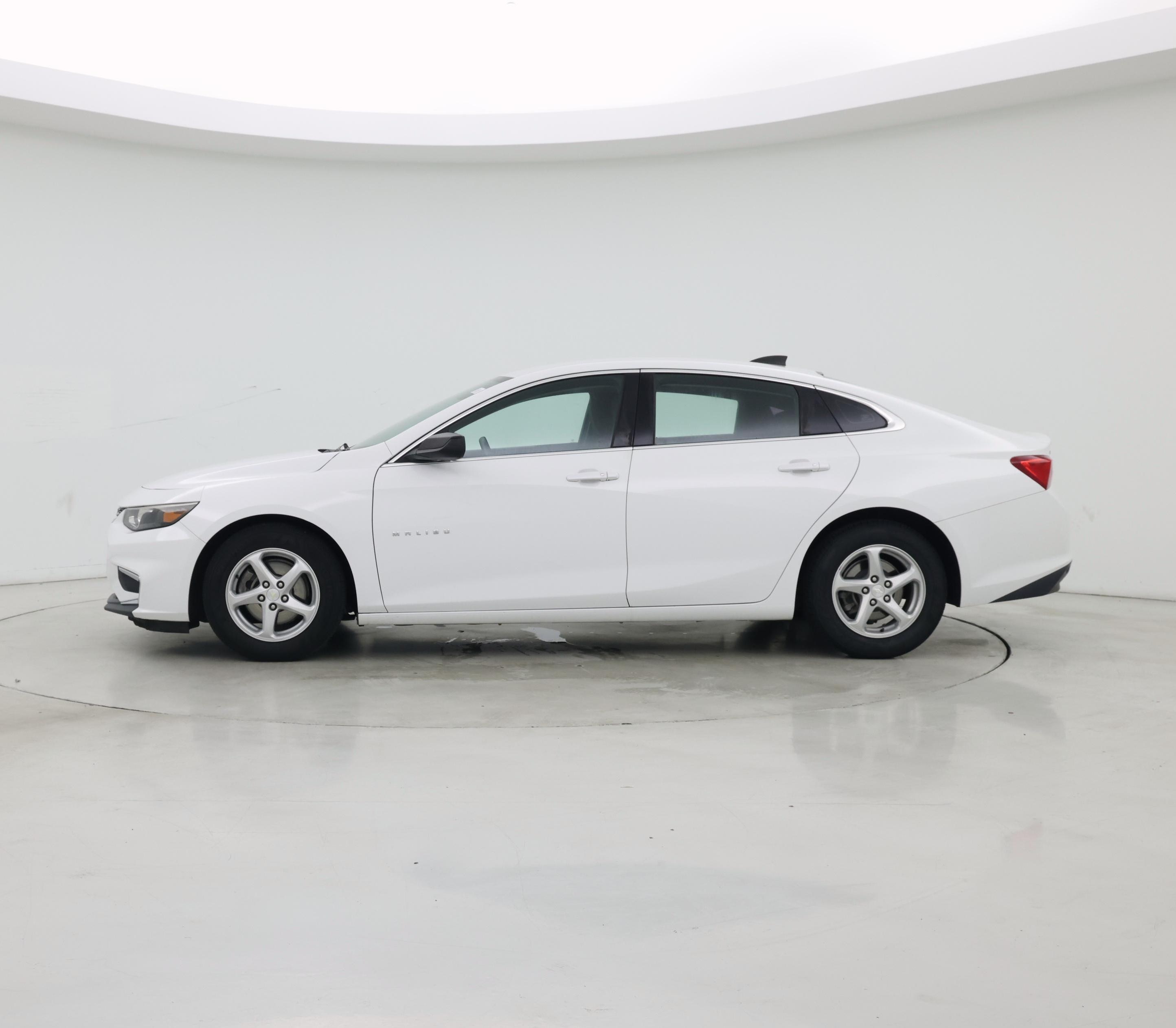 Thumbnail: 2017 Chevrolet Malibu - 3
