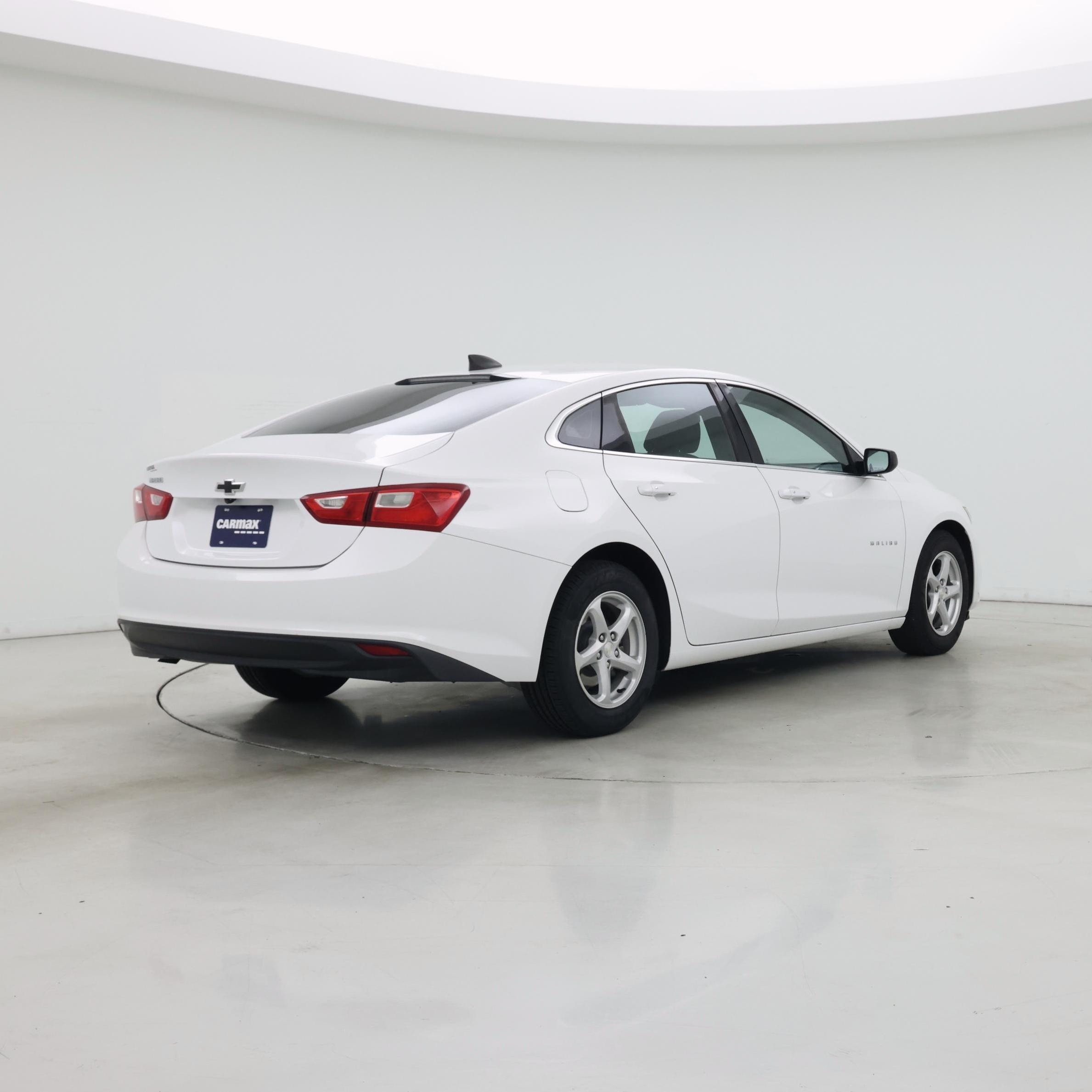 Thumbnail: 2017 Chevrolet Malibu - 8