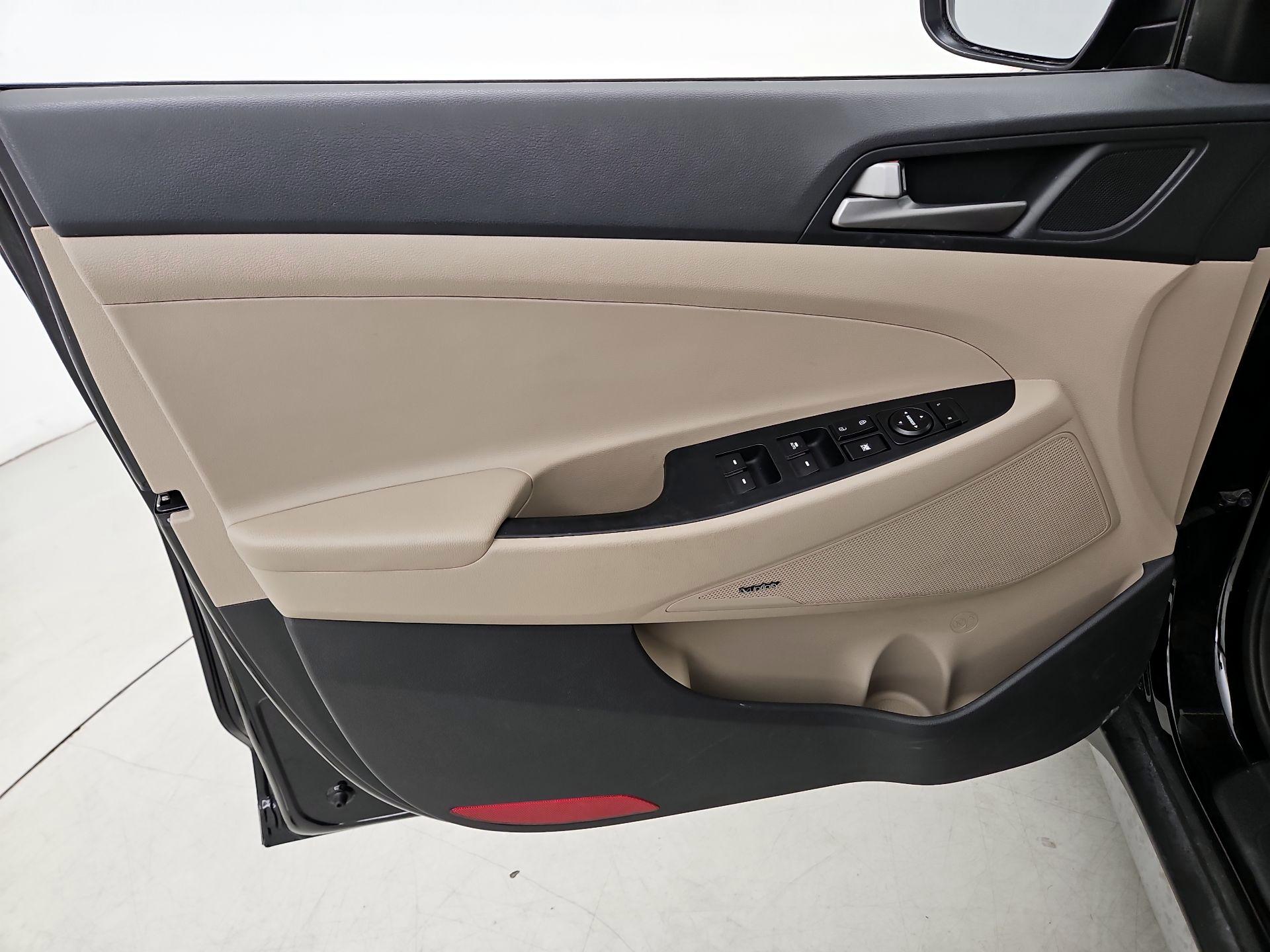 Thumbnail: 2018 Hyundai Tucson - 12