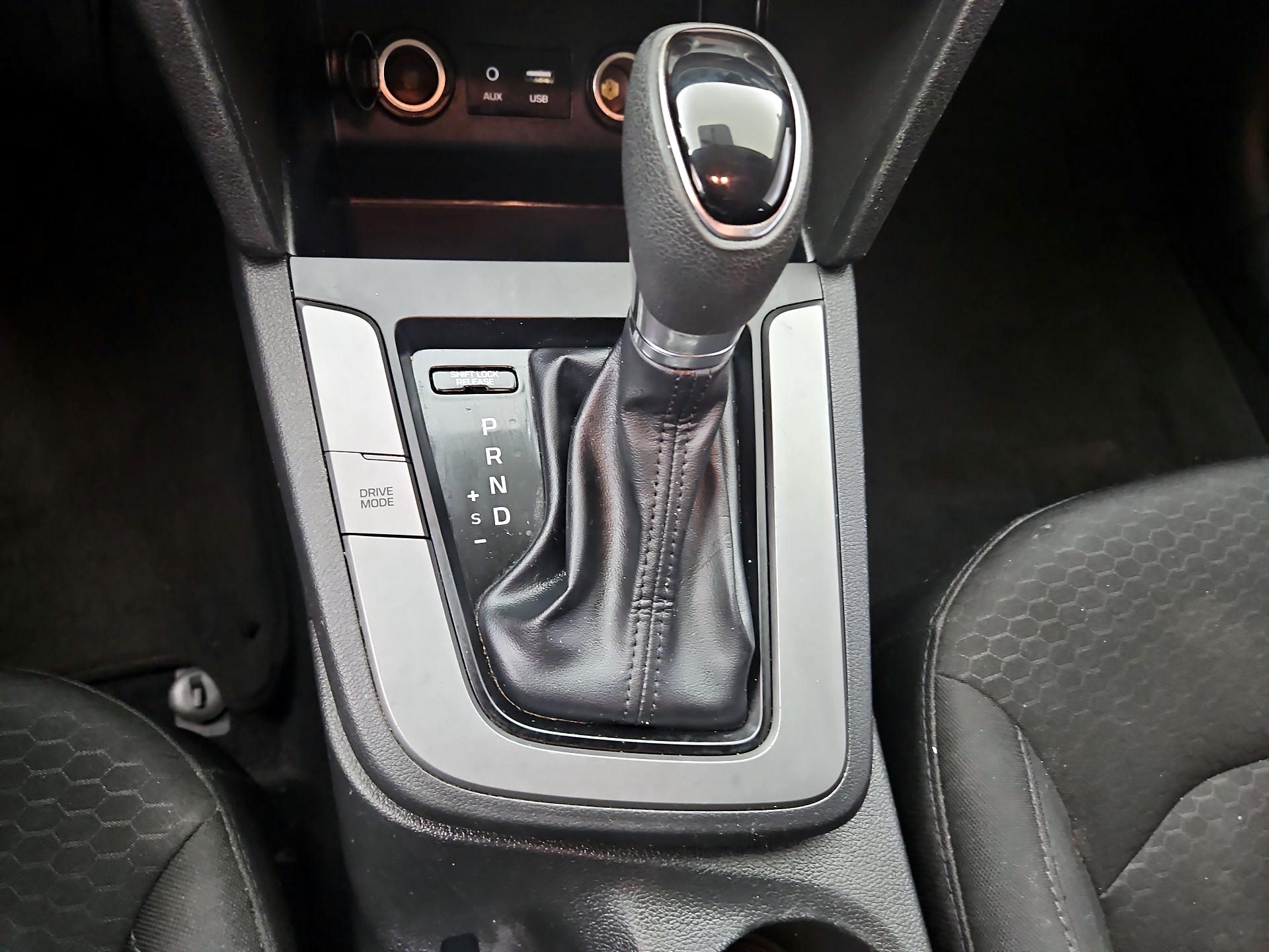 Thumbnail: 2019 Hyundai Elantra - 17