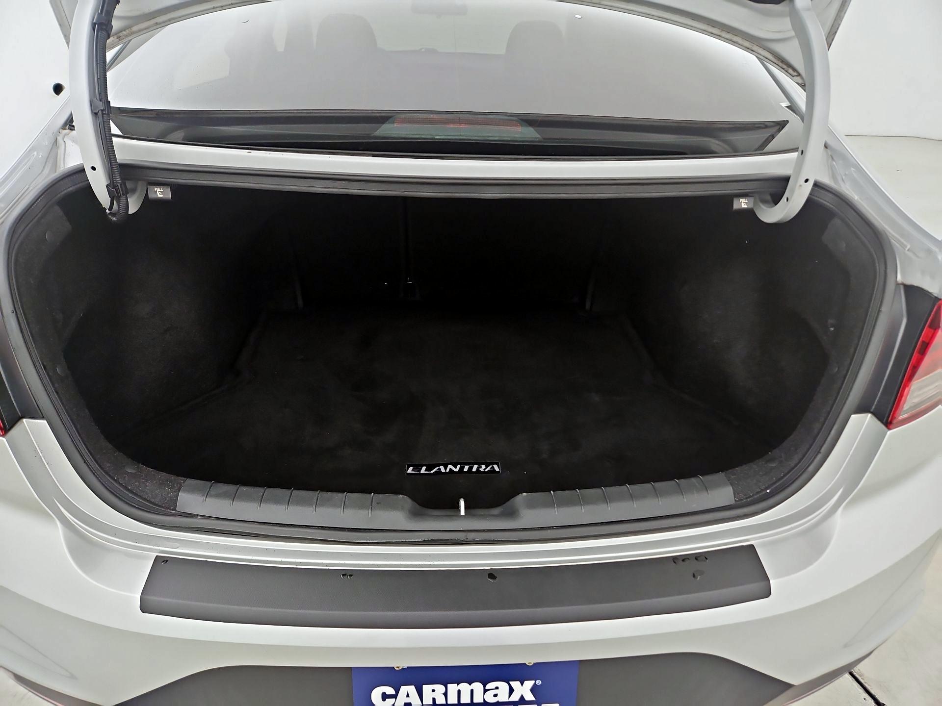 Thumbnail: 2019 Hyundai Elantra - 20