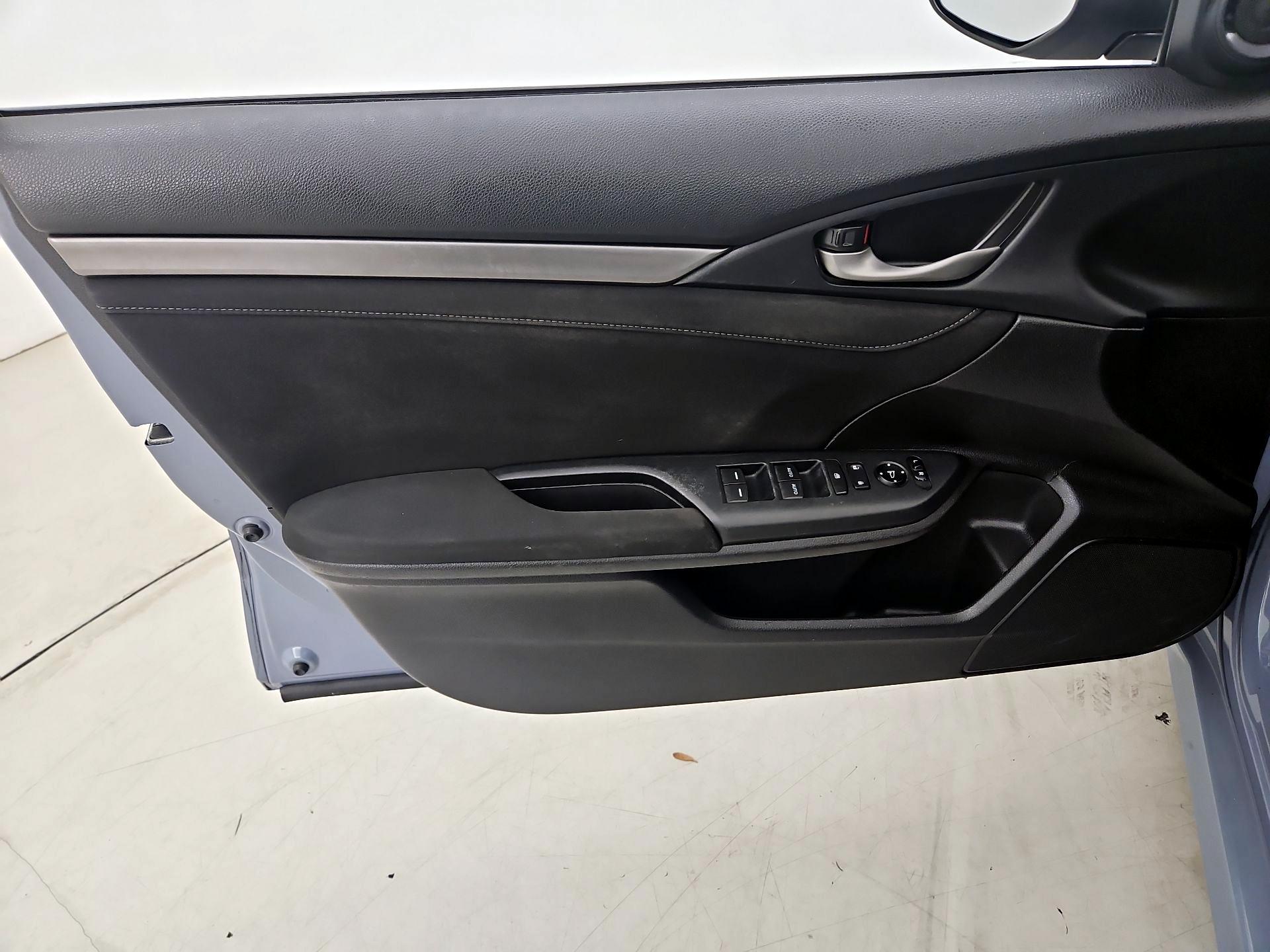 Thumbnail: 2019 Honda Civic - 12