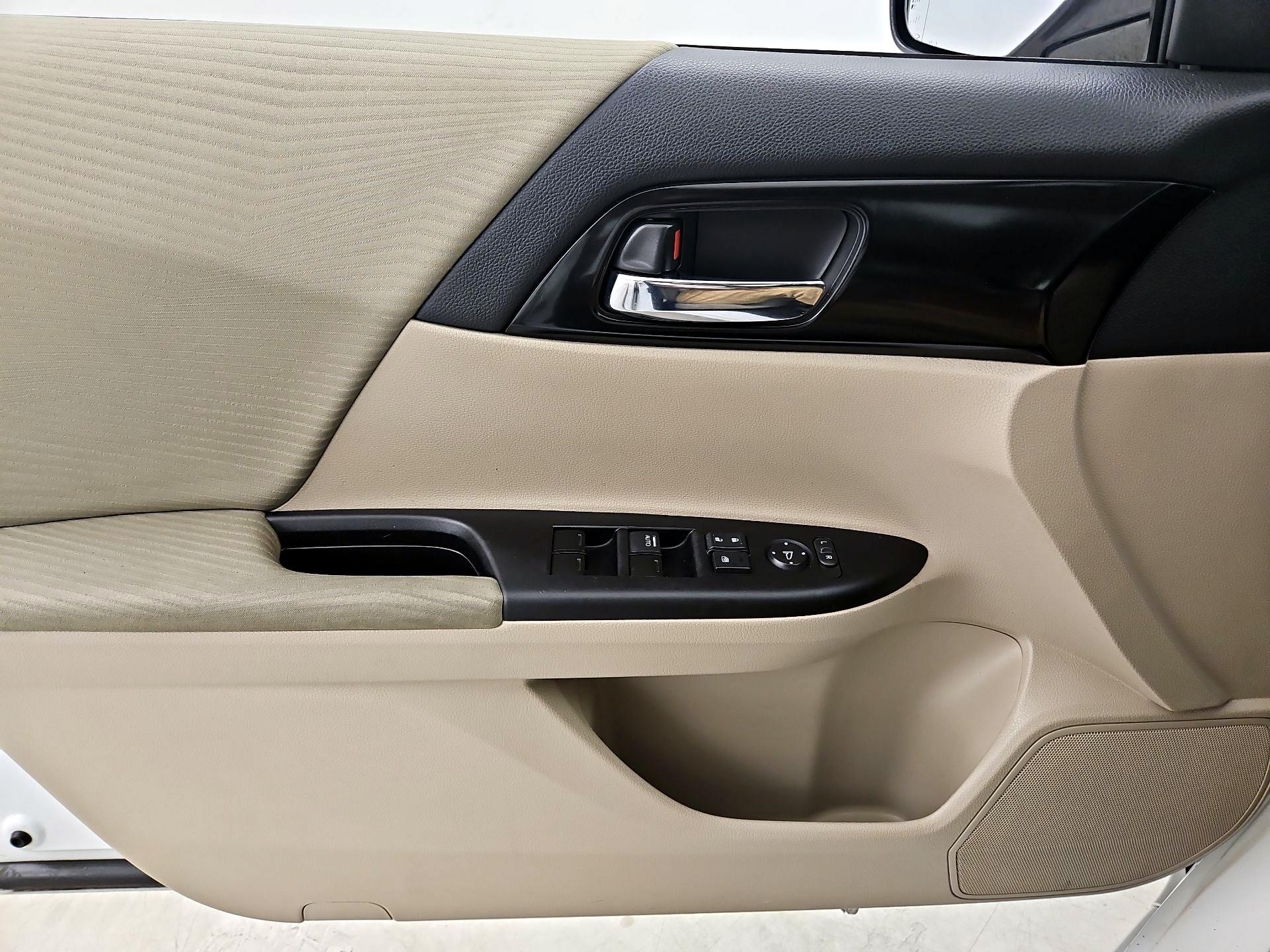 Thumbnail: 2016 Honda Accord - 12