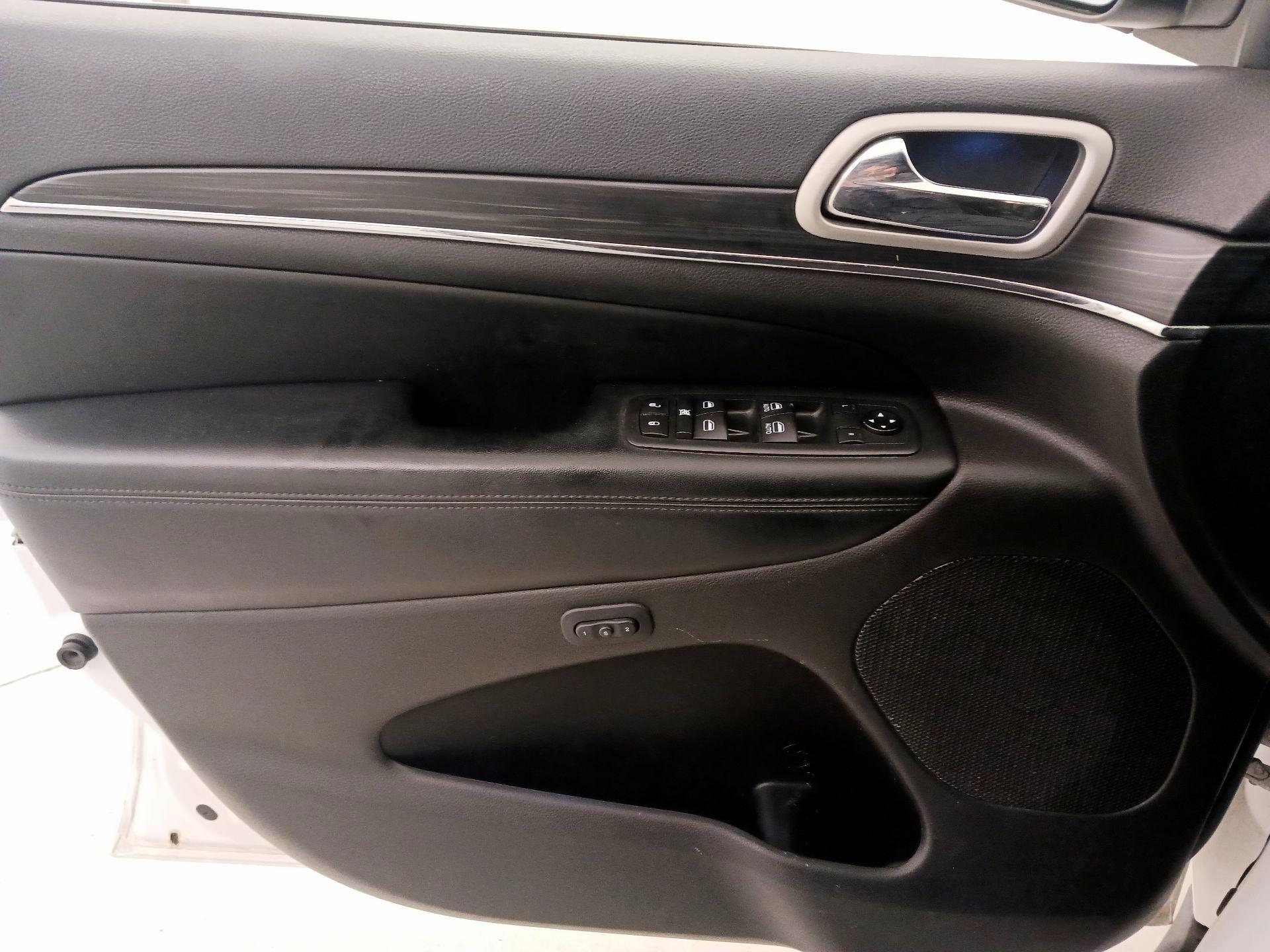 Thumbnail: 2020 Jeep Grand Cherokee - 12