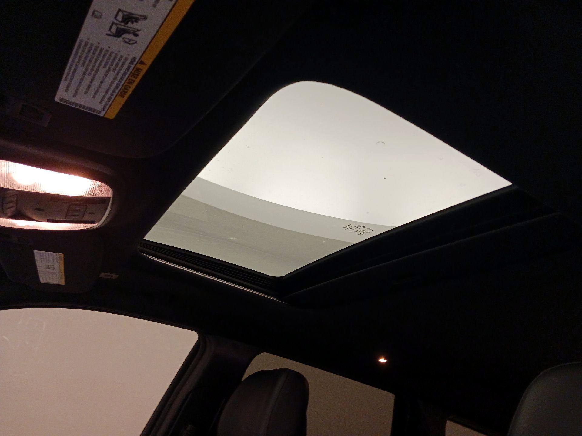 Thumbnail: 2020 Jeep Grand Cherokee - 20