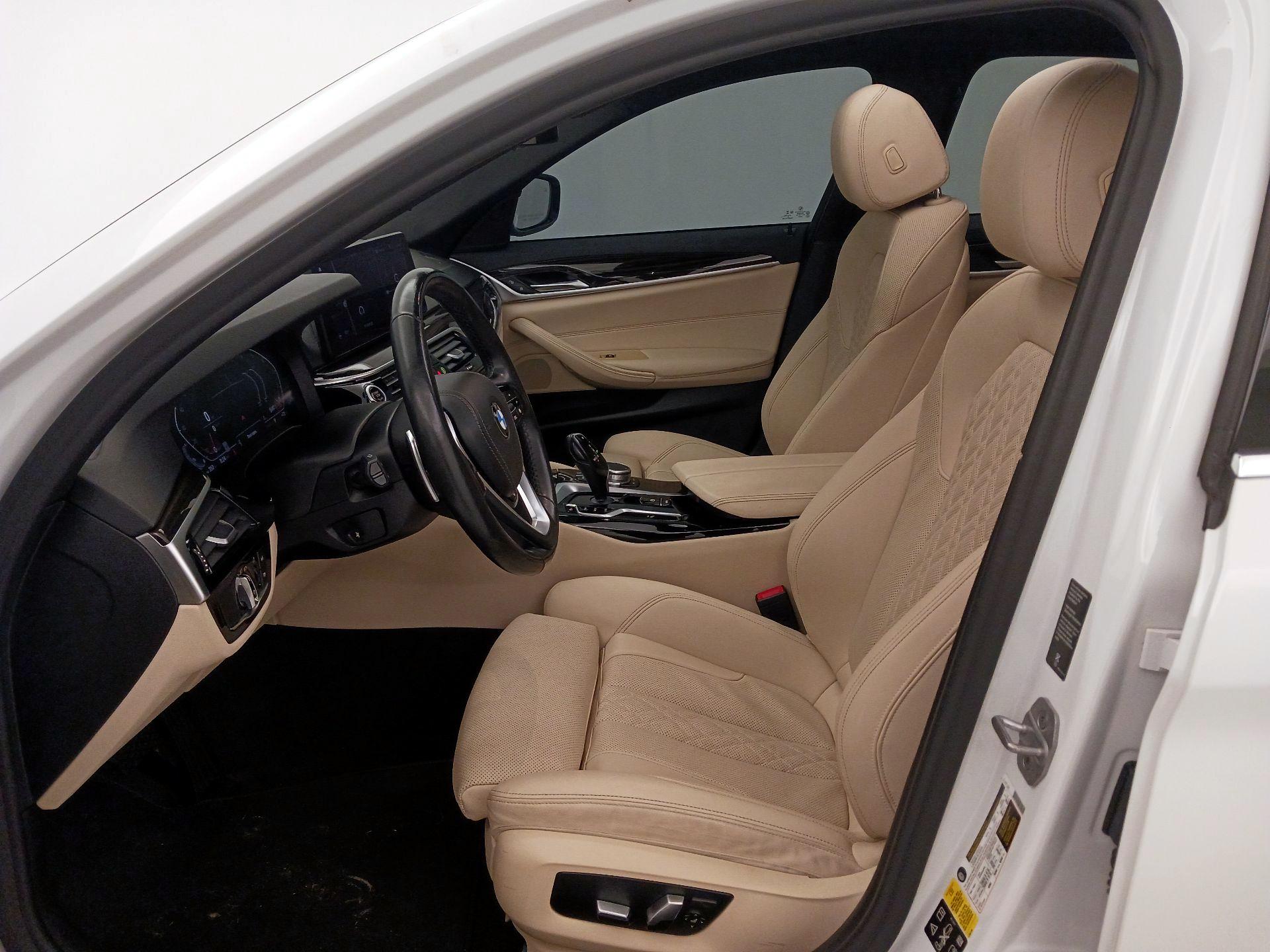 Thumbnail: 2021 BMW 5 Series - 11