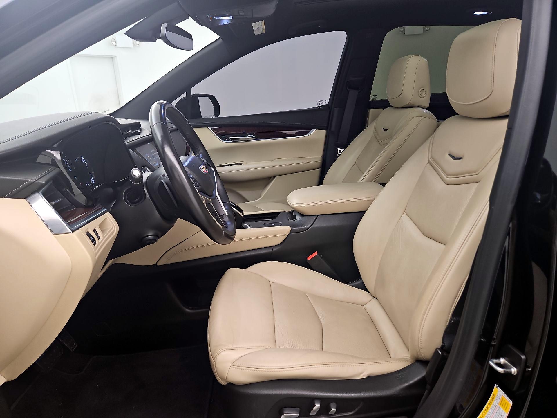 Thumbnail: 2018 Cadillac XT5 - 11