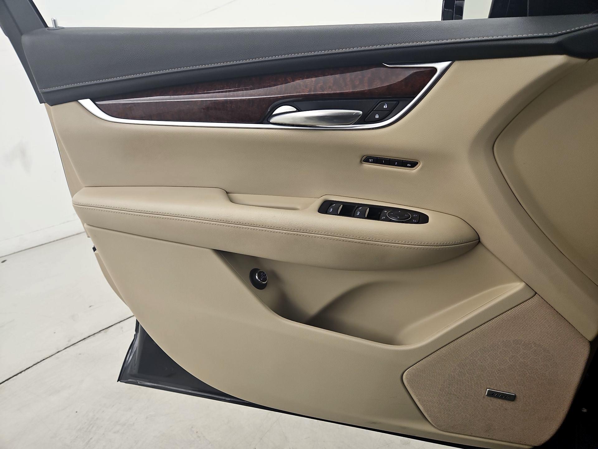 Thumbnail: 2018 Cadillac XT5 - 12