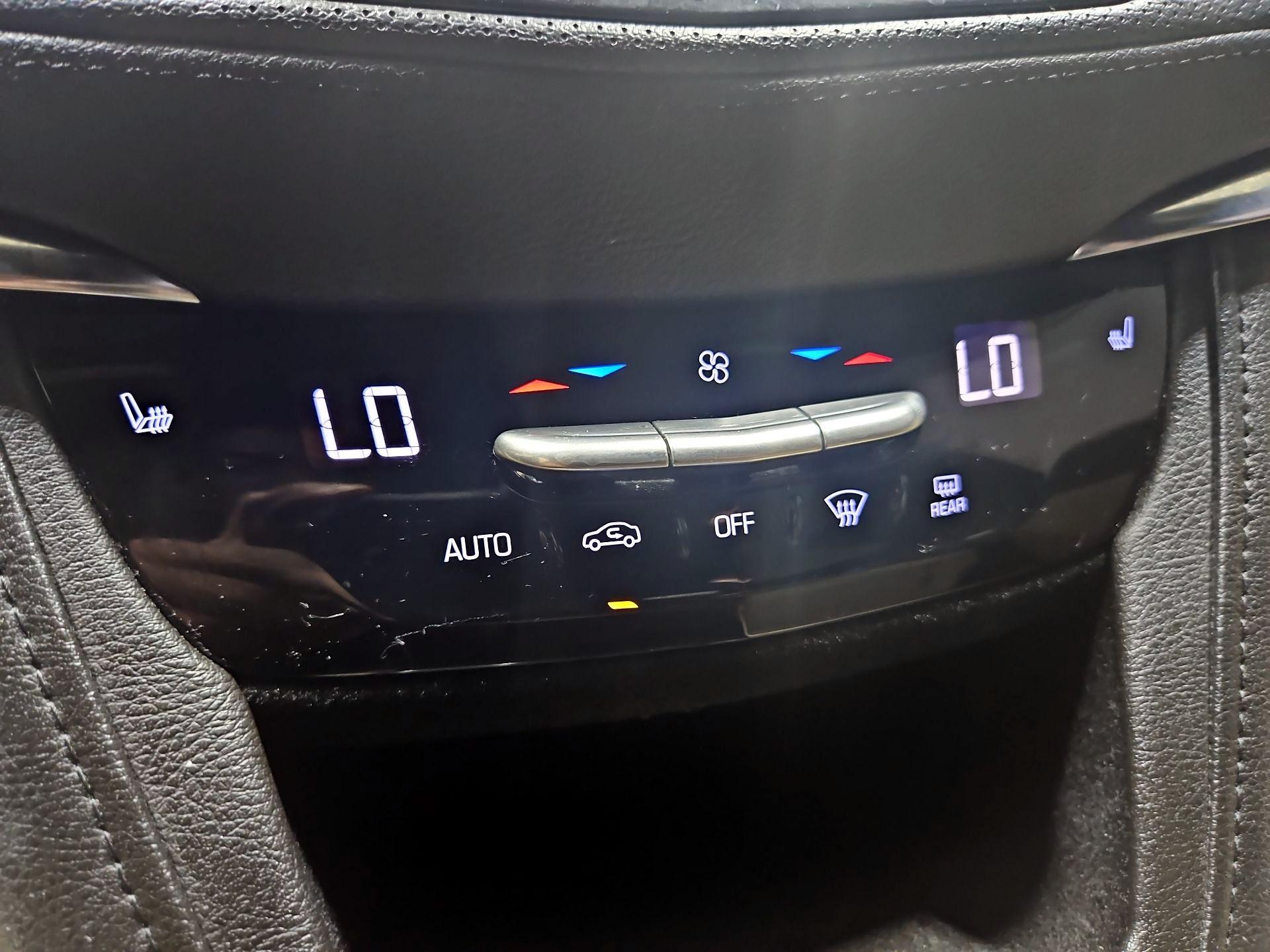 Thumbnail: 2018 Cadillac XT5 - 16